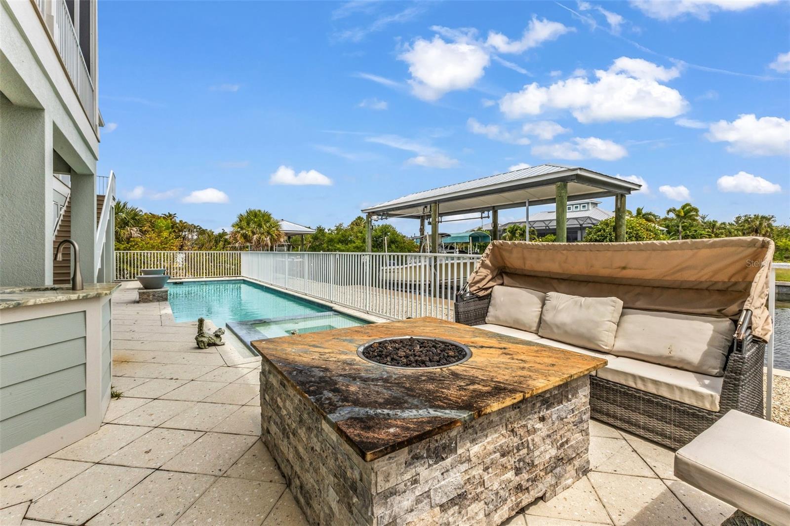 24216 YACHT CLUB BLVD, PUNTA GORDA, FL, 33955