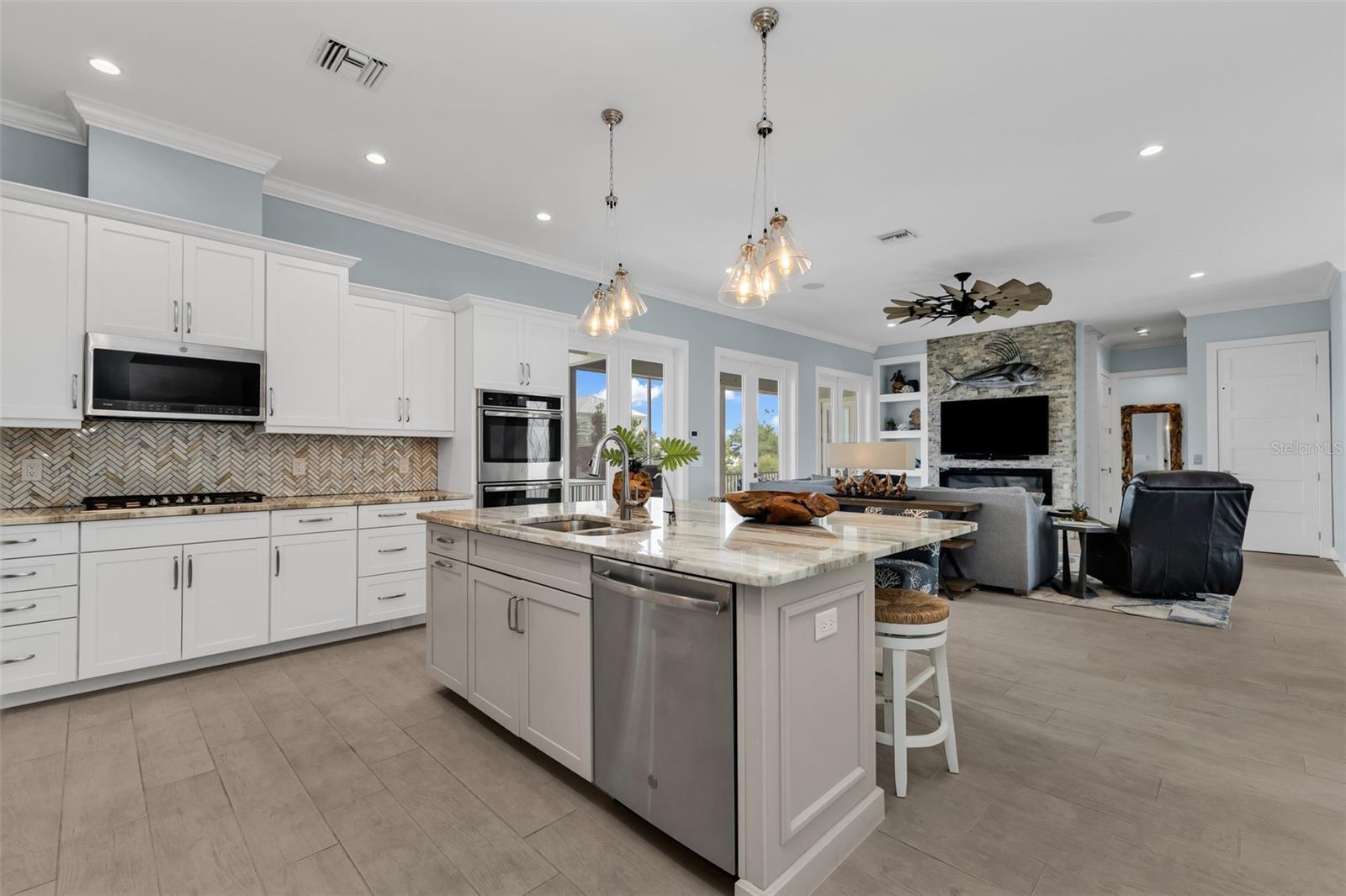 24216 YACHT CLUB BLVD, PUNTA GORDA, FL, 33955
