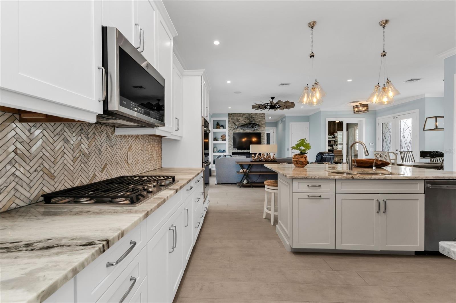24216 YACHT CLUB BLVD, PUNTA GORDA, FL, 33955