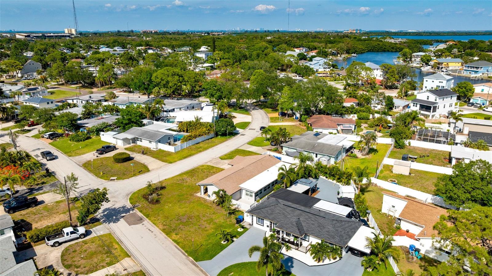 140 88TH AVE NE, ST PETERSBURG, FL, 33702