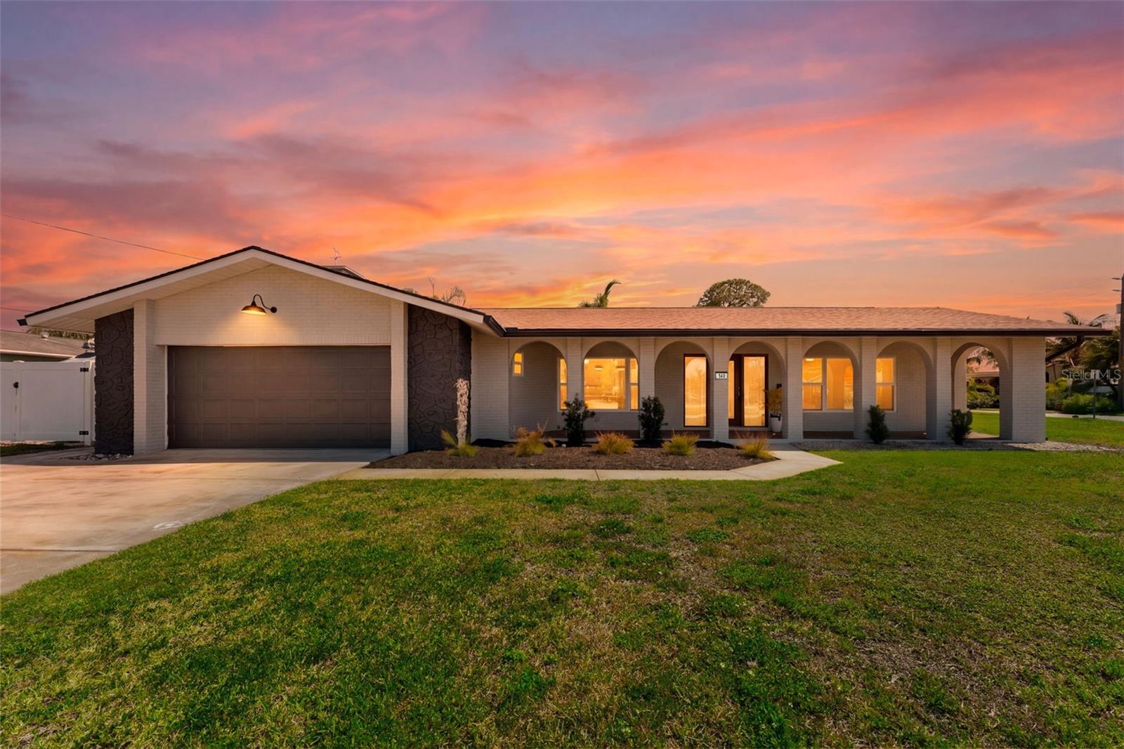140 88TH AVE NE, ST PETERSBURG, FL, 33702