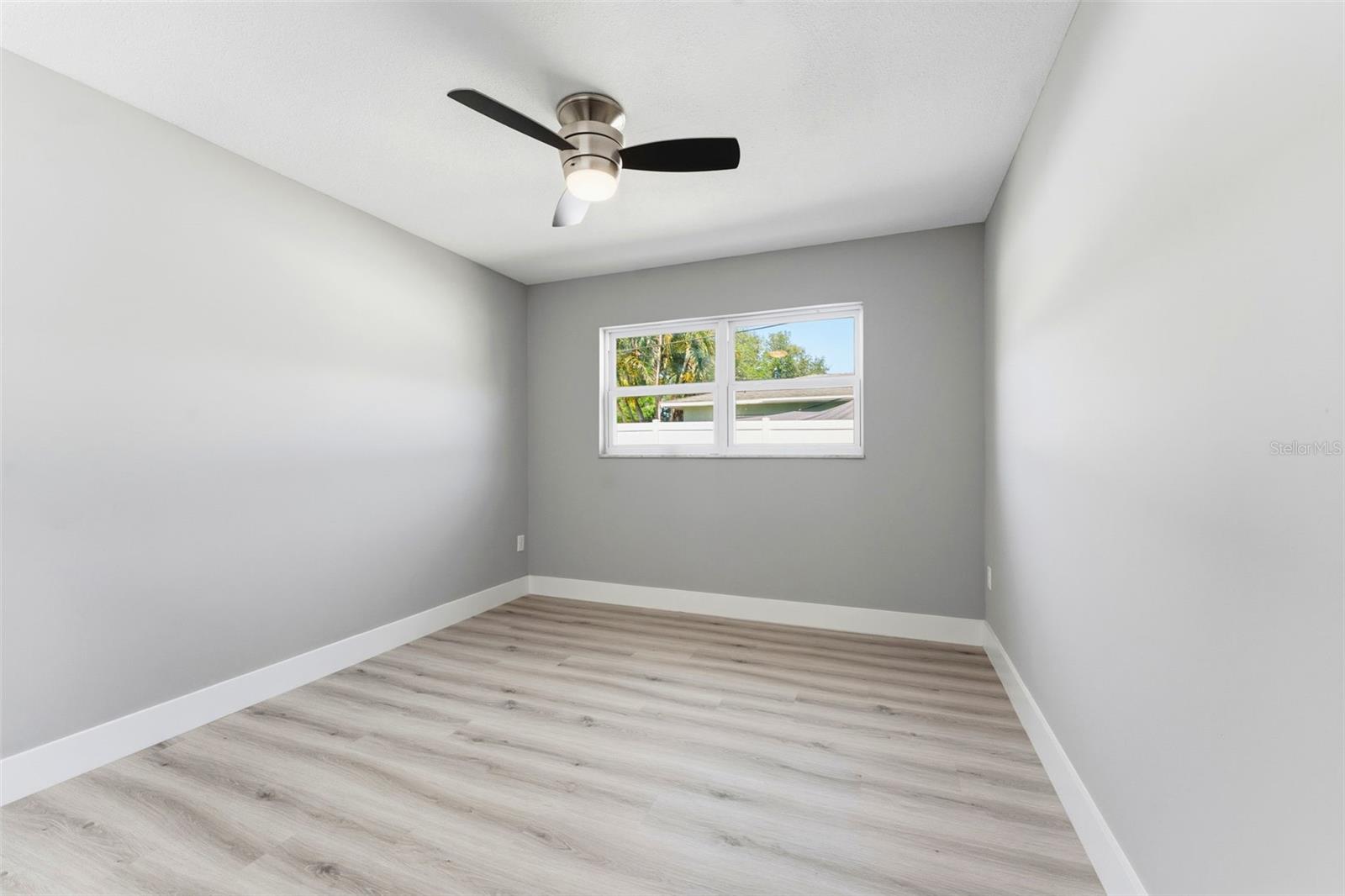 140 88TH AVE NE, ST PETERSBURG, FL, 33702