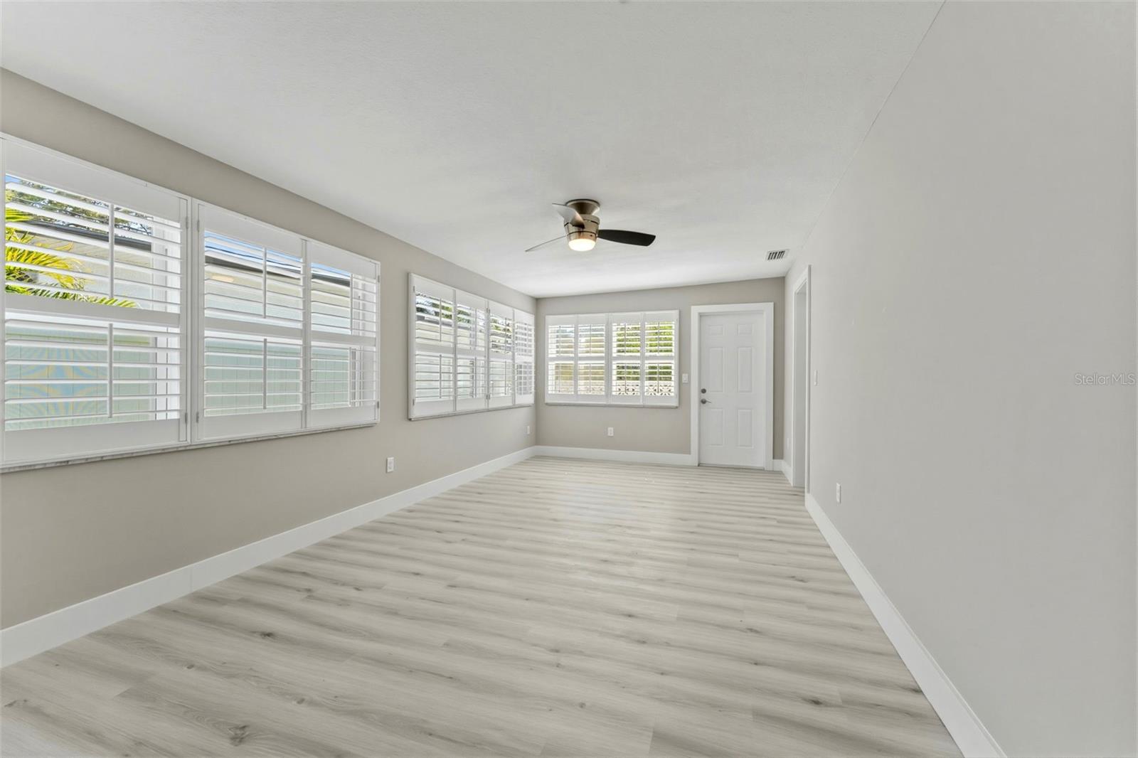 140 88TH AVE NE, ST PETERSBURG, FL, 33702
