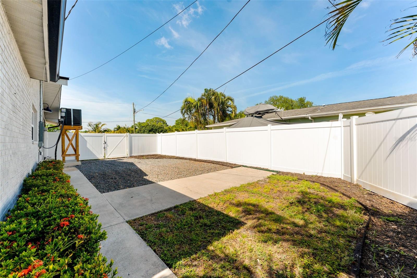 140 88TH AVE NE, ST PETERSBURG, FL, 33702