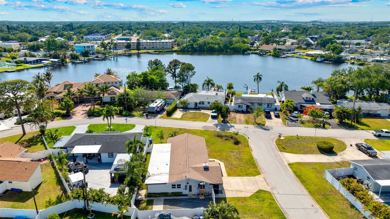 140 88TH AVE NE, ST PETERSBURG, FL, 33702