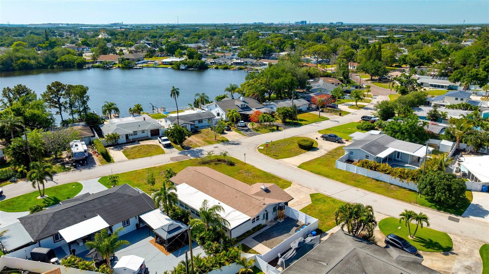 140 88TH AVE NE, ST PETERSBURG, FL, 33702