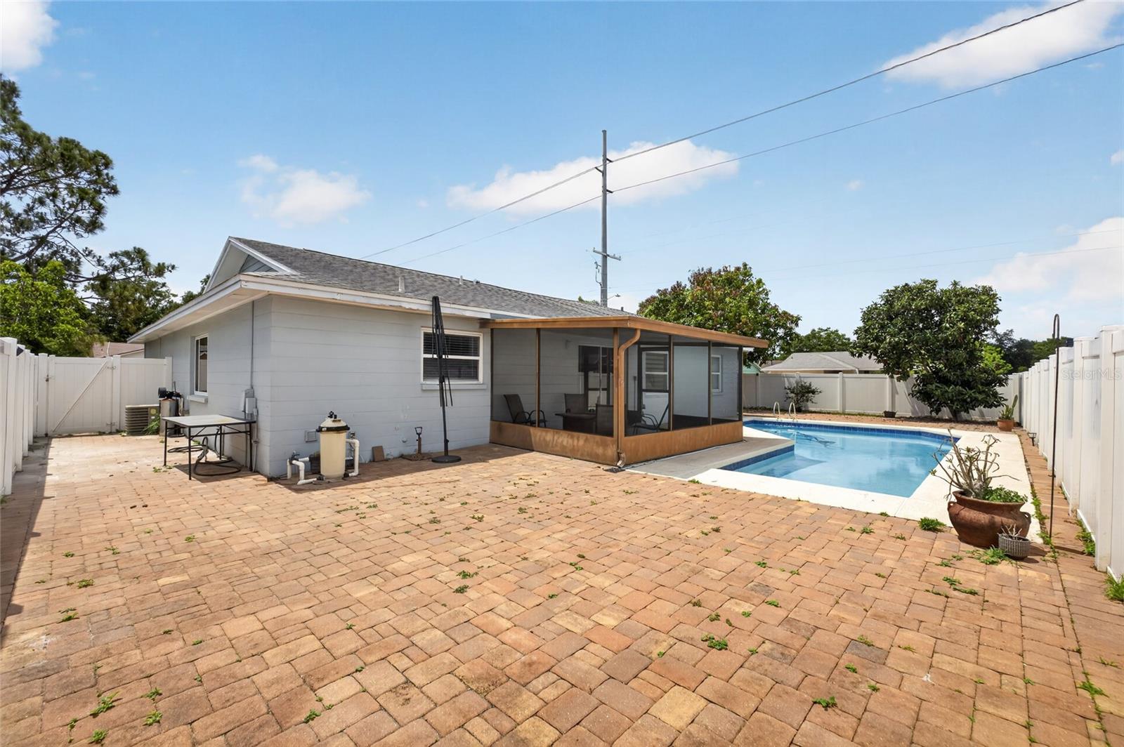 11207 FIRESIDE DR, TAMPA, FL, 33625