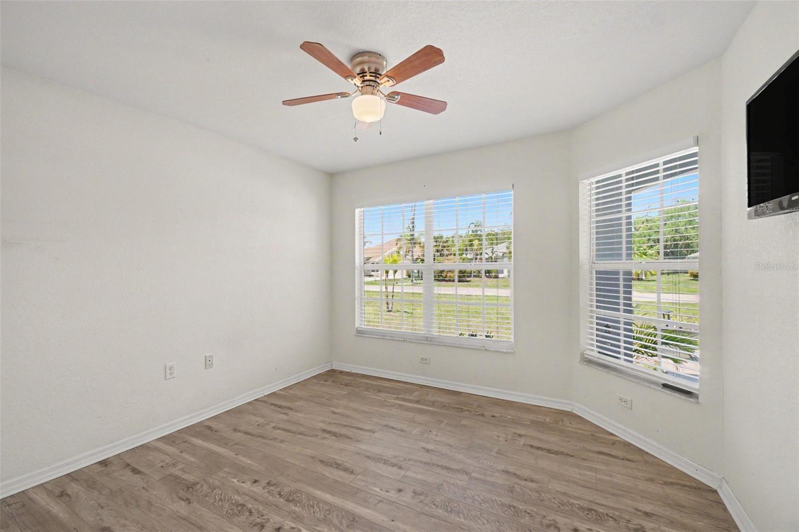 369 SALVADOR DR, PUNTA GORDA, FL, 33983