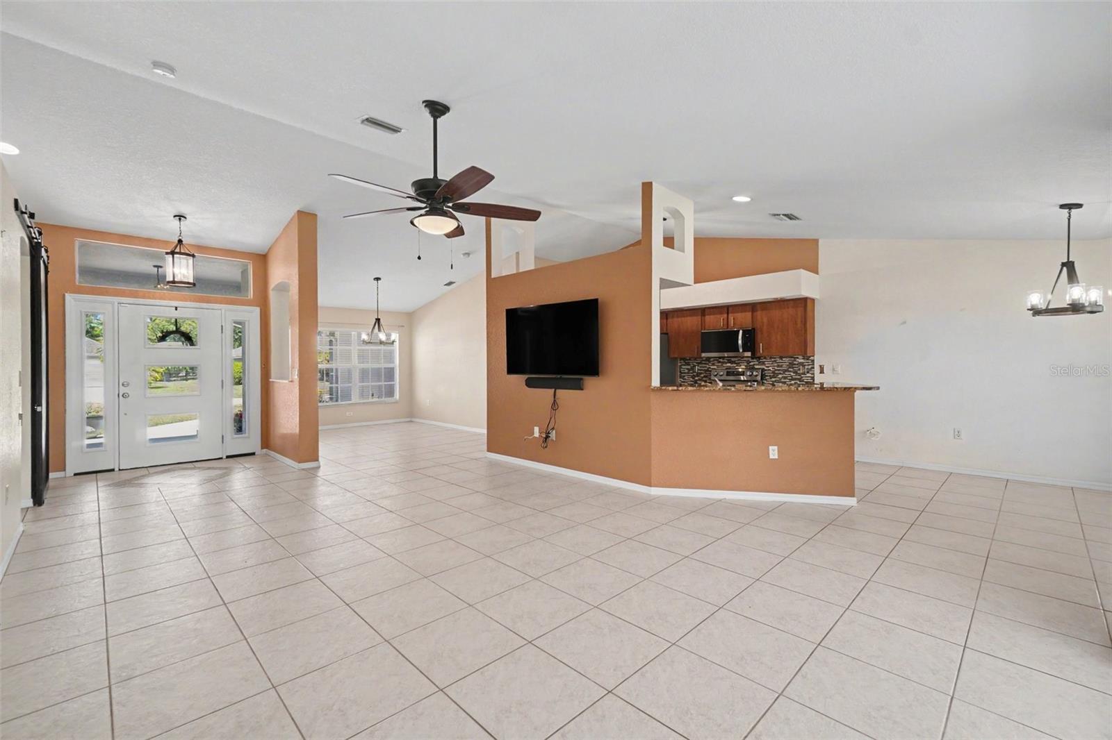 369 SALVADOR DR, PUNTA GORDA, FL, 33983