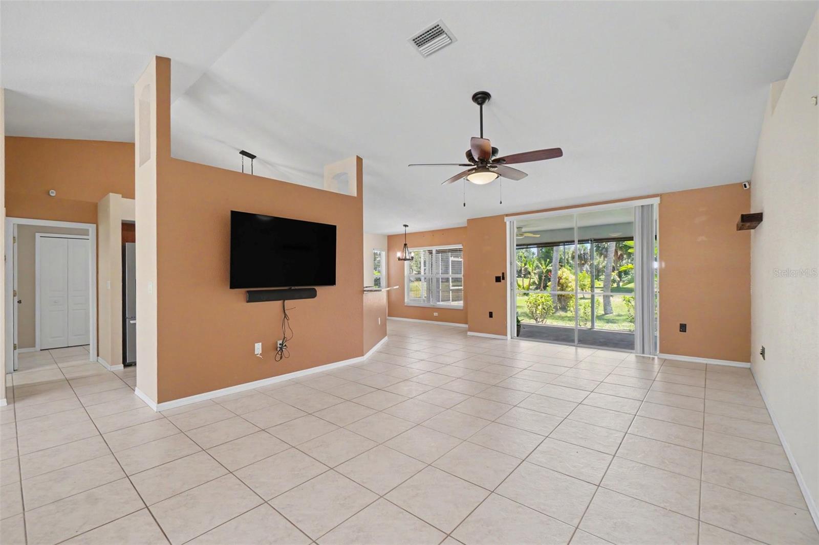 369 SALVADOR DR, PUNTA GORDA, FL, 33983