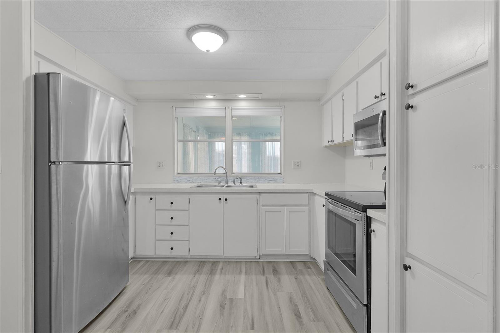 30 RIVERVIEW DR, FRUITLAND PARK, FL, 34731