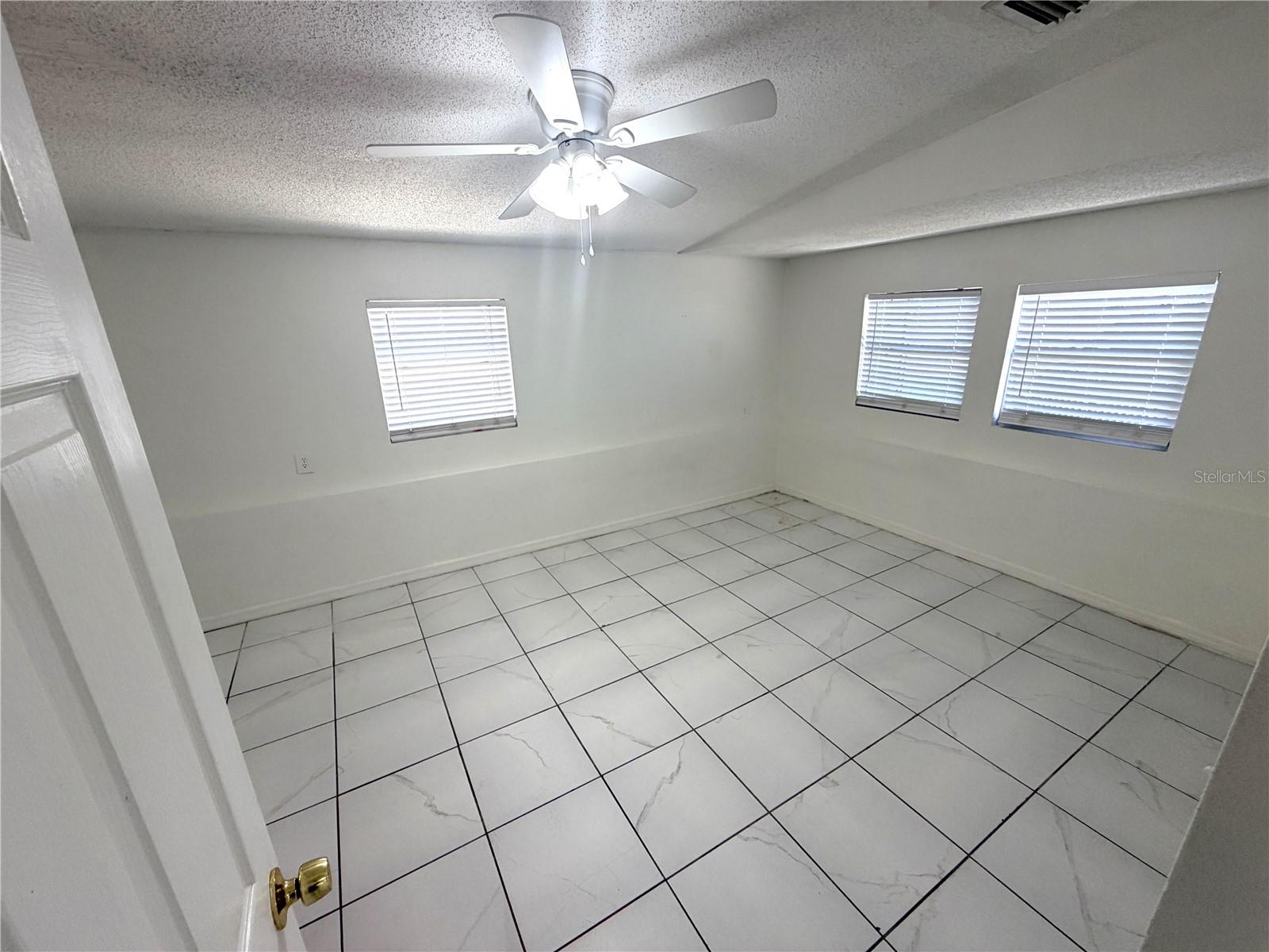 2216 MAYFLOWER AVE, APOPKA, FL, 32703