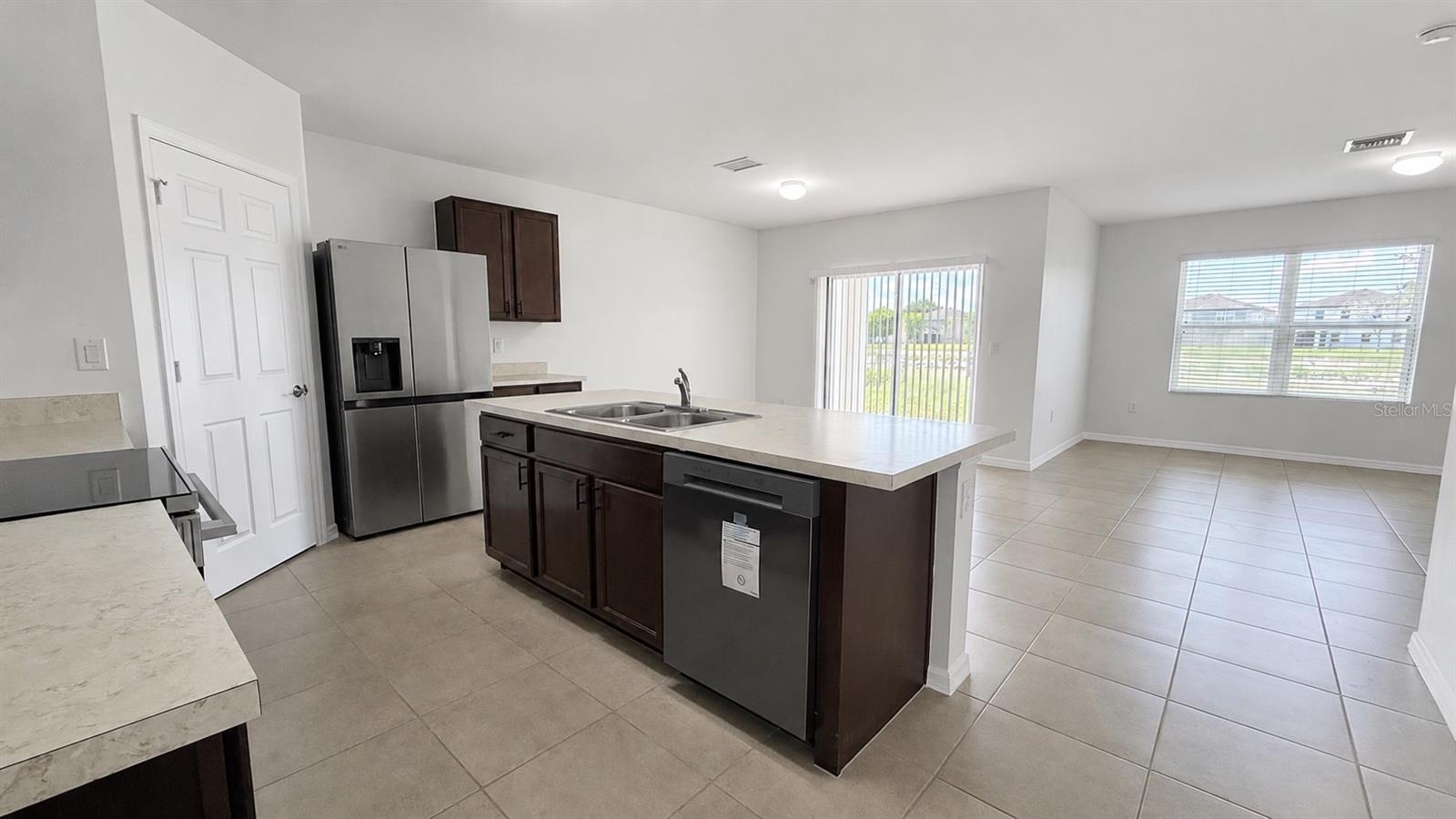 19441 MOSSY LEDGE TER, LEHIGH ACRES, FL, 33936