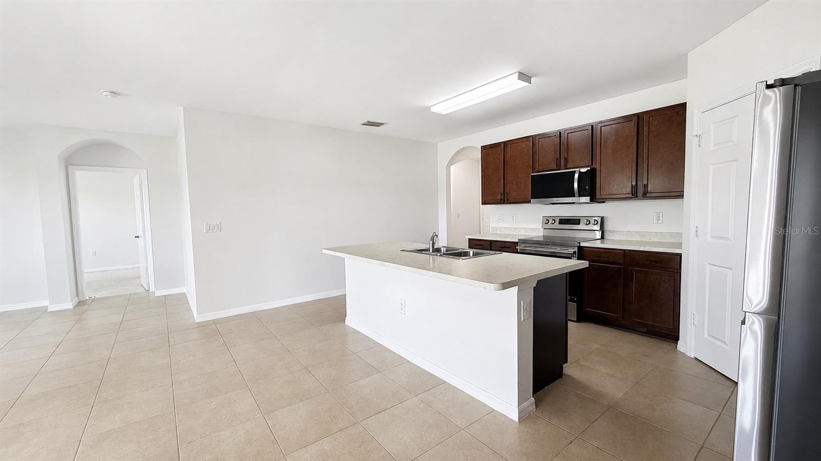 19441 MOSSY LEDGE TER, LEHIGH ACRES, FL, 33936