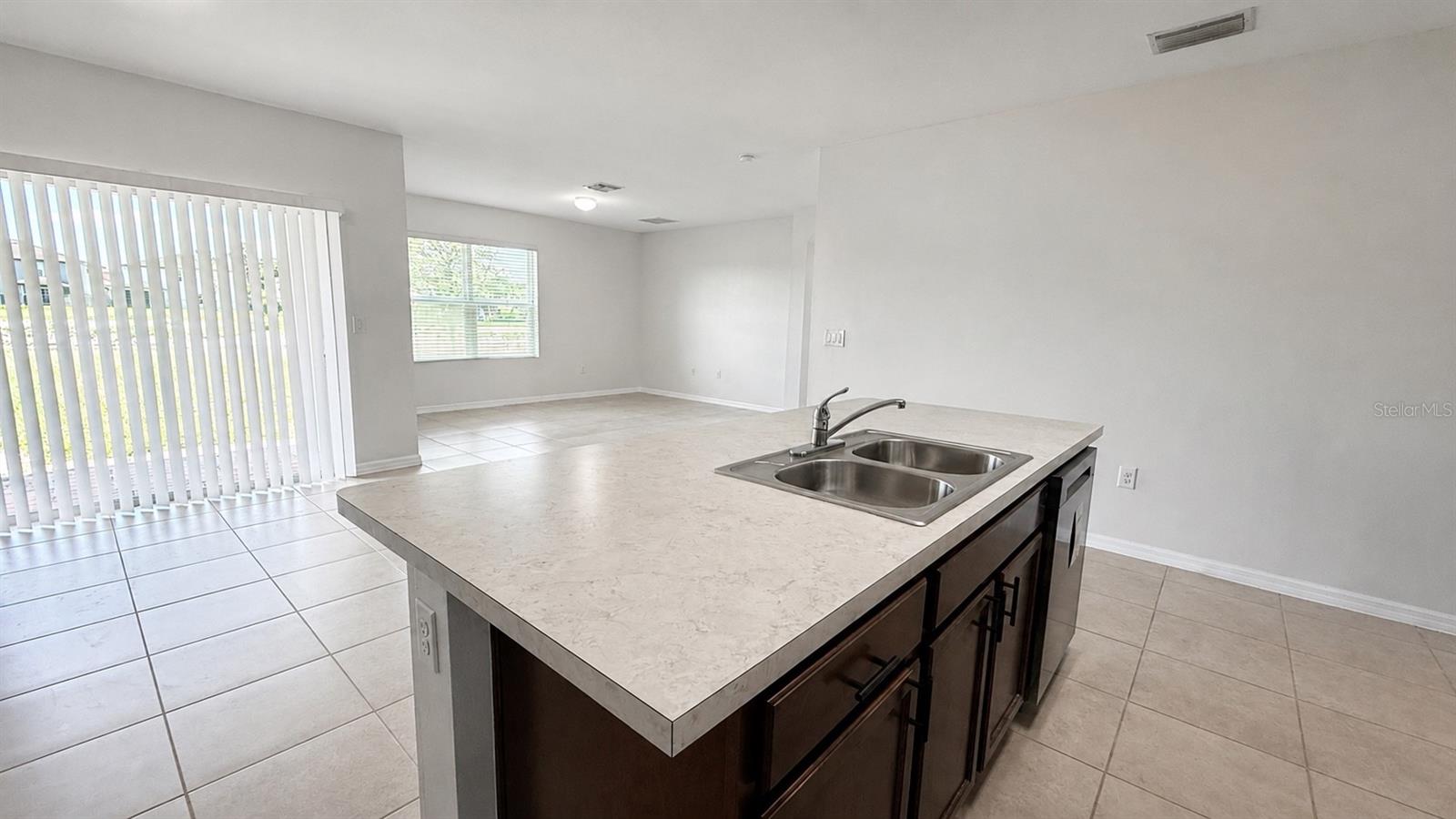 19441 MOSSY LEDGE TER, LEHIGH ACRES, FL, 33936