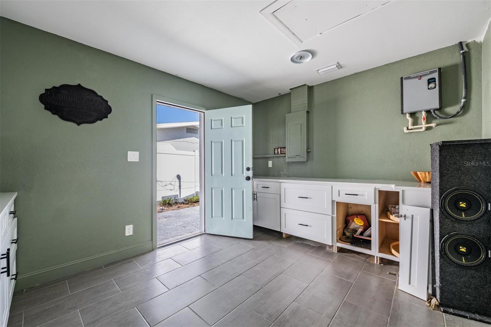 3920 WAHOO DR SE, ST PETERSBURG, FL, 33705