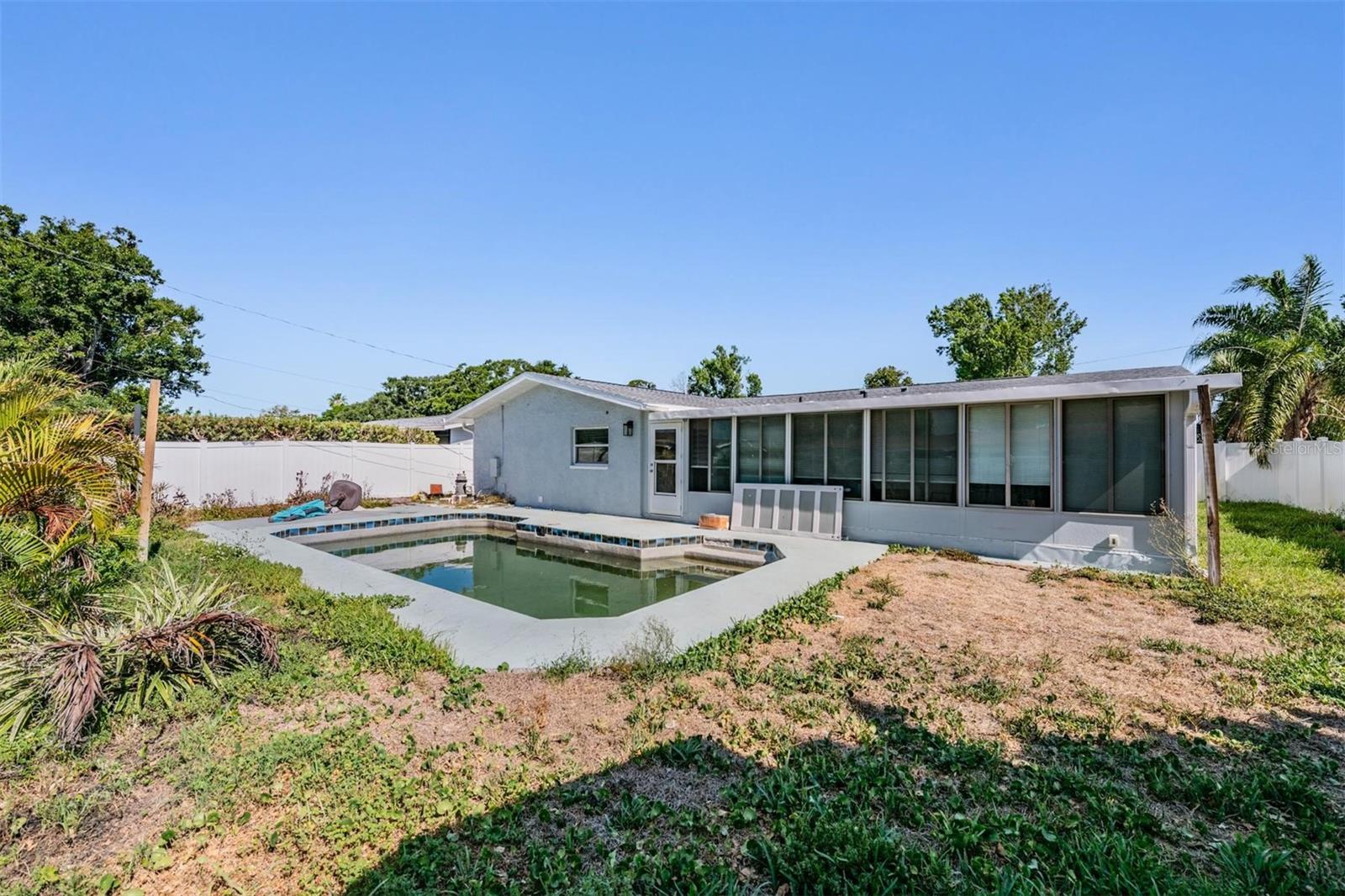3920 WAHOO DR SE, ST PETERSBURG, FL, 33705
