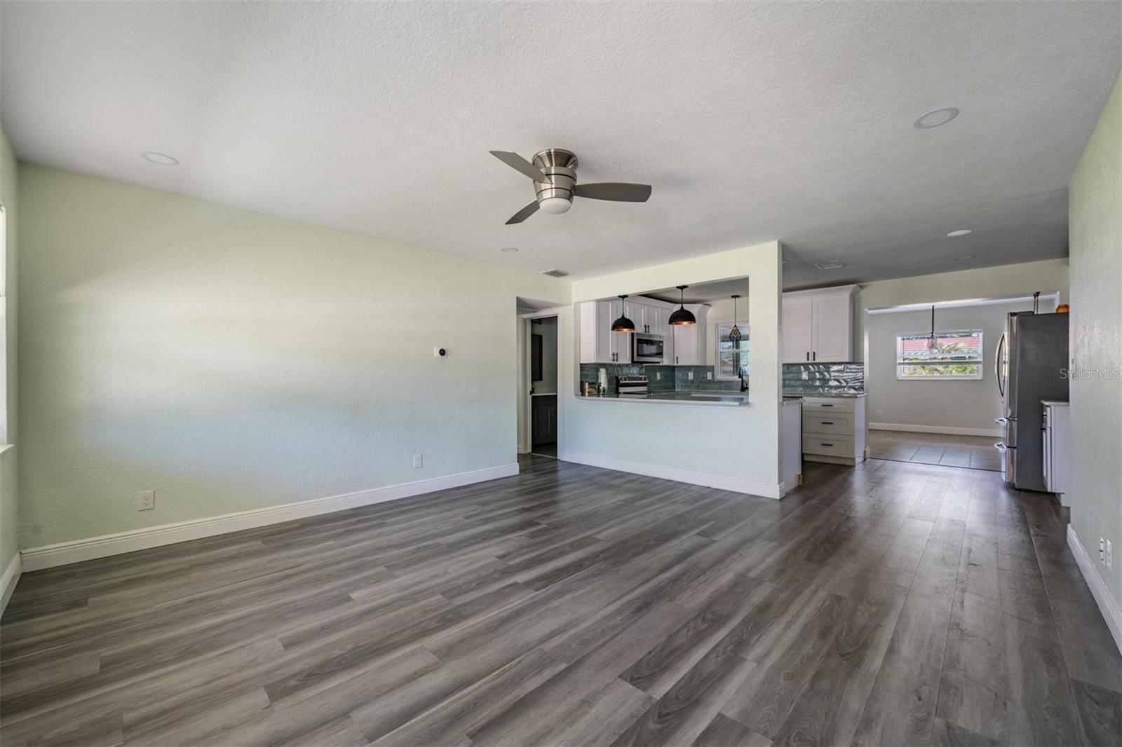 3920 WAHOO DR SE, ST PETERSBURG, FL, 33705