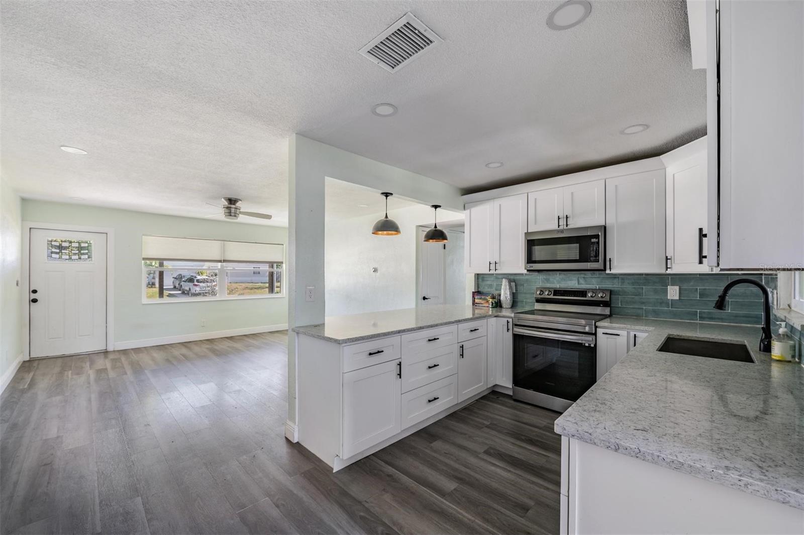 3920 WAHOO DR SE, ST PETERSBURG, FL, 33705