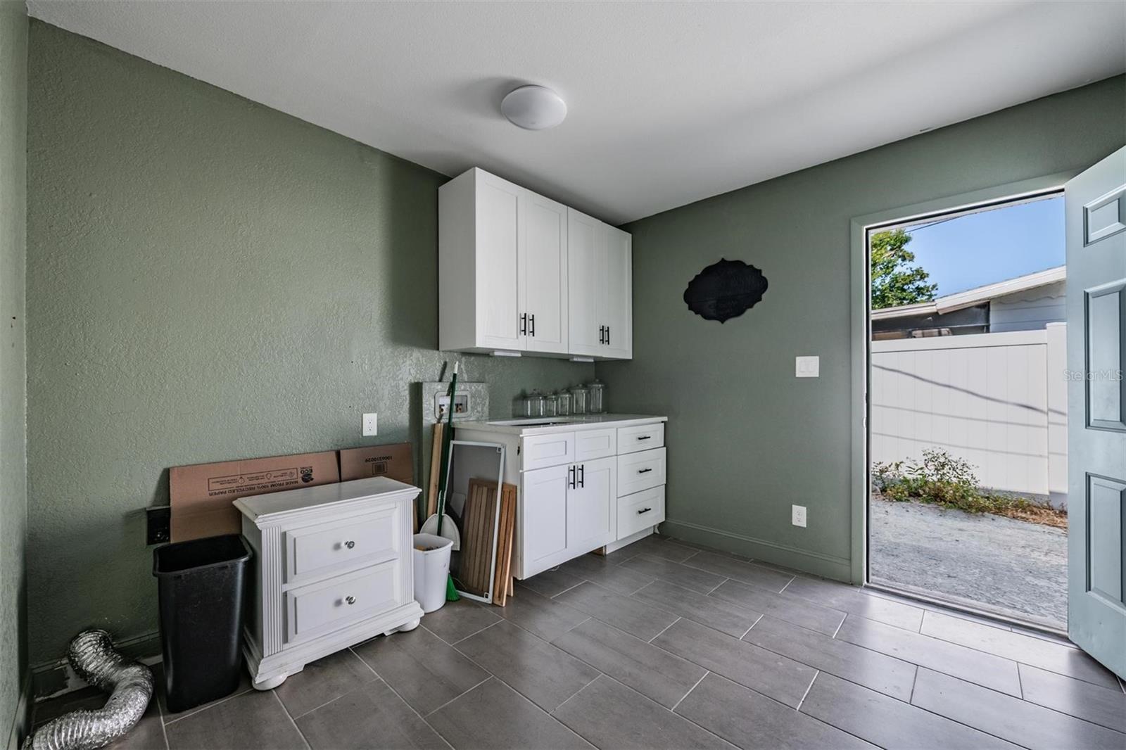 3920 WAHOO DR SE, ST PETERSBURG, FL, 33705