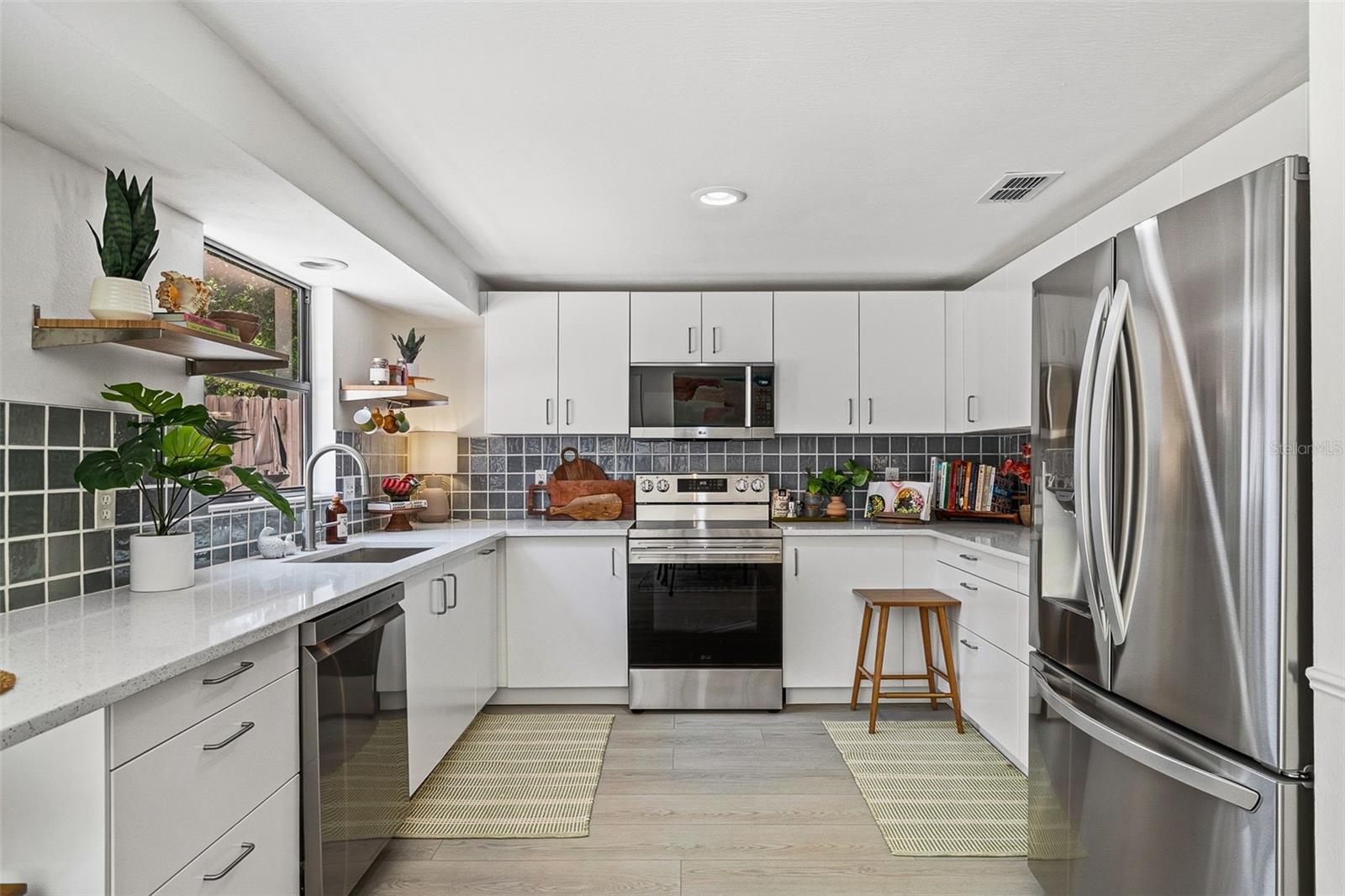 3174 PEACHTREE ST, SARASOTA, FL, 34231