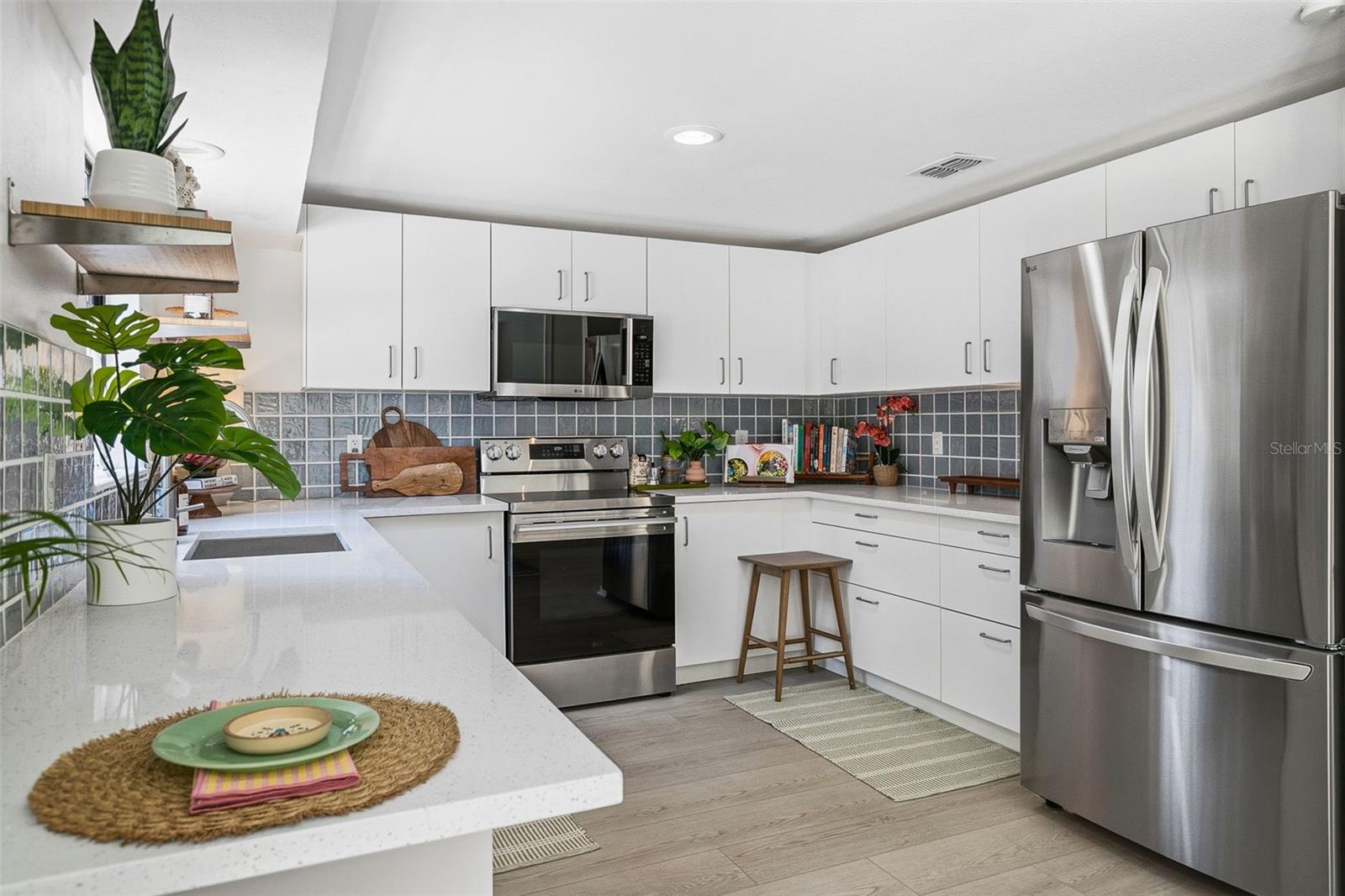 3174 PEACHTREE ST, SARASOTA, FL, 34231