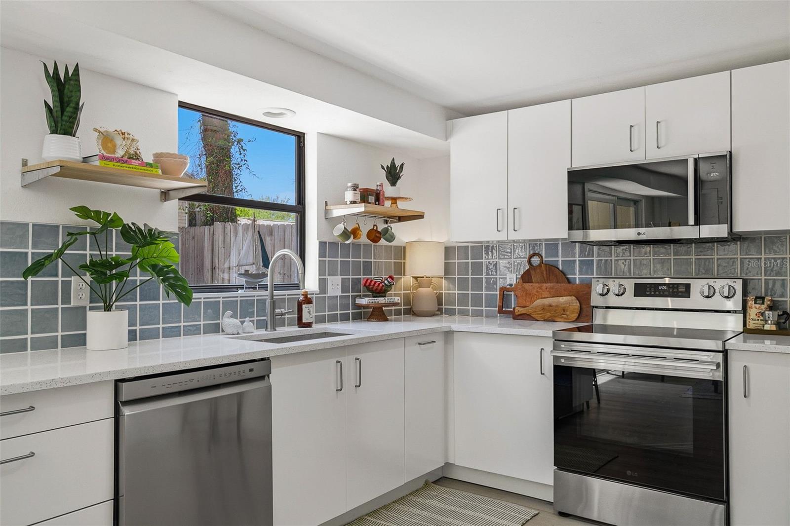3174 PEACHTREE ST, SARASOTA, FL, 34231