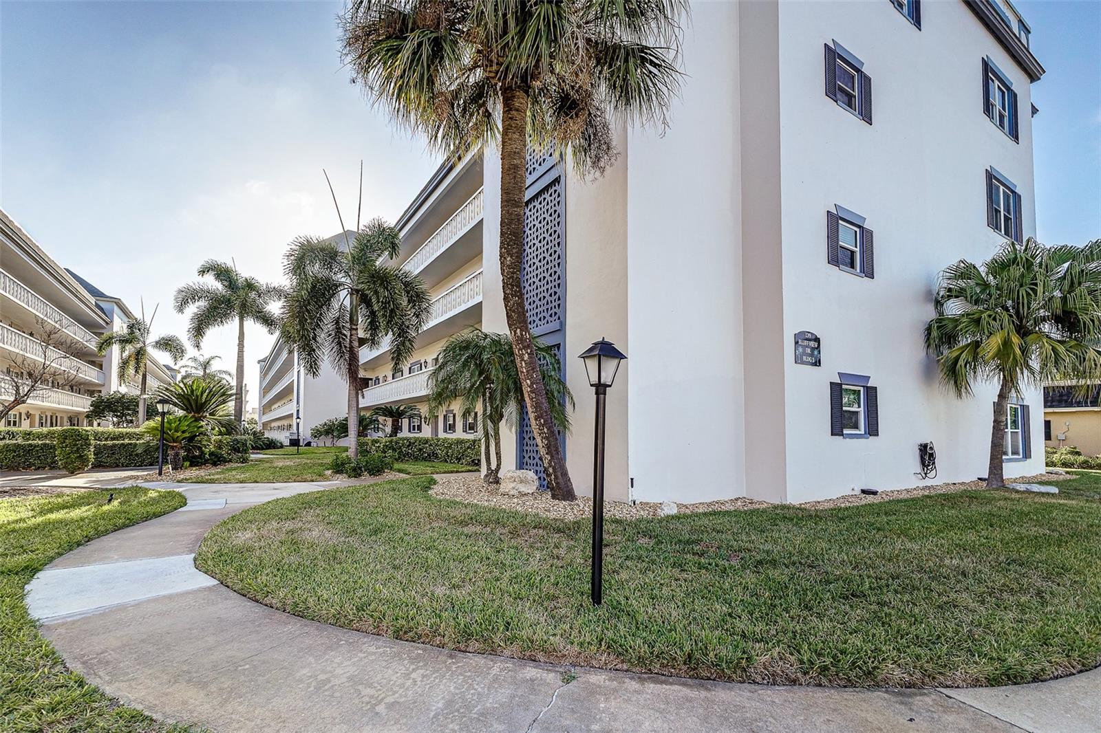 139 BLUFF VIEW DR #305, BELLEAIR BLUFFS, FL, 33770