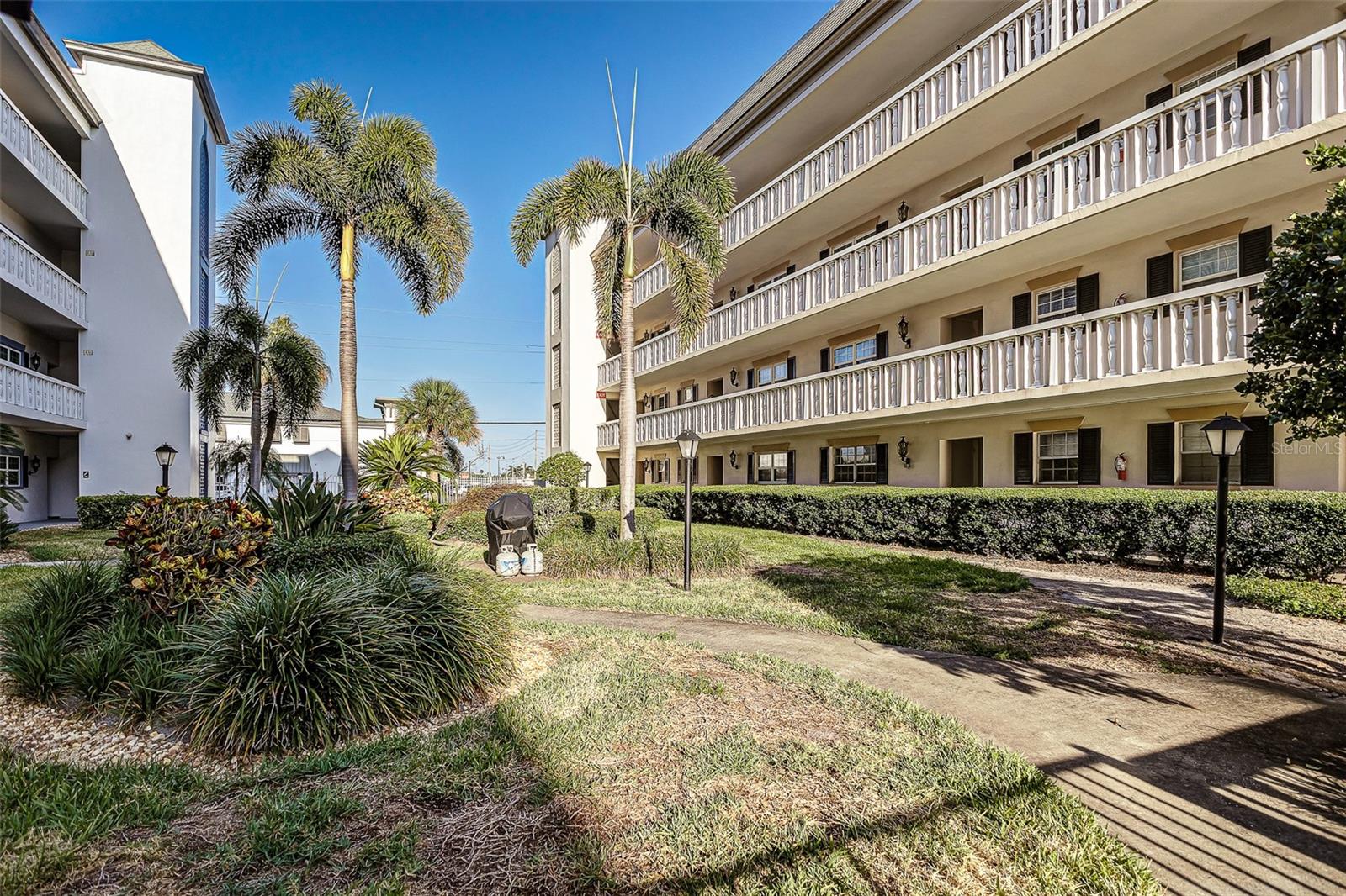 139 BLUFF VIEW DR #305, BELLEAIR BLUFFS, FL, 33770