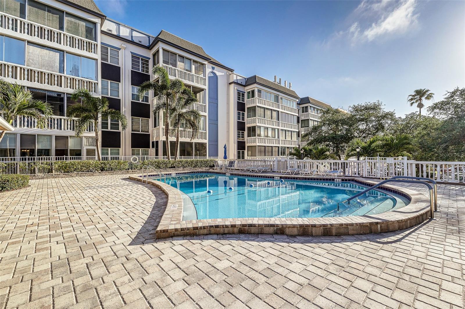 139 BLUFF VIEW DR #305, BELLEAIR BLUFFS, FL, 33770
