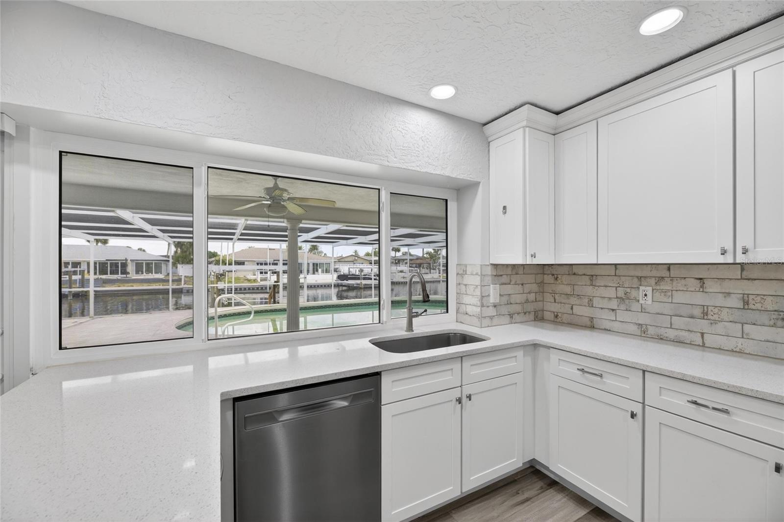 6305 COTTONWOOD LN, APOLLO BEACH, FL, 33572