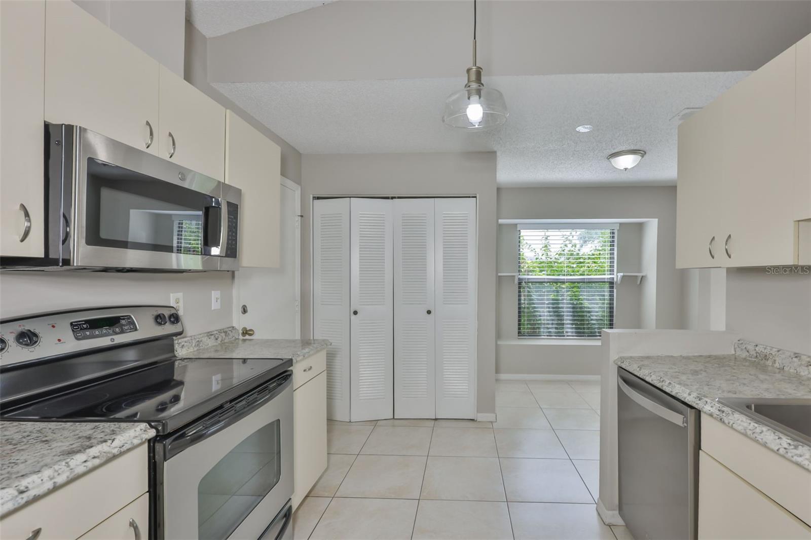 1209 LITCHFIELD DR #42, SUN CITY CENTER, FL, 33573
