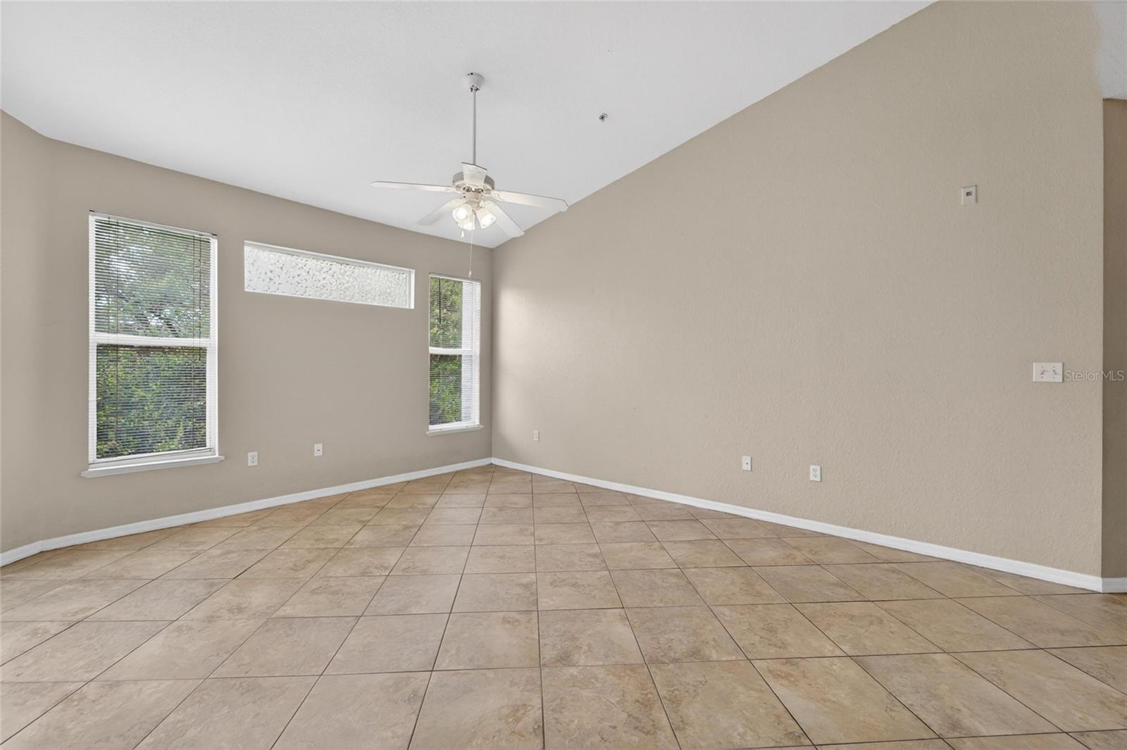 5611 LEGACY CRESCENT PL #304, RIVERVIEW, FL, 33578
