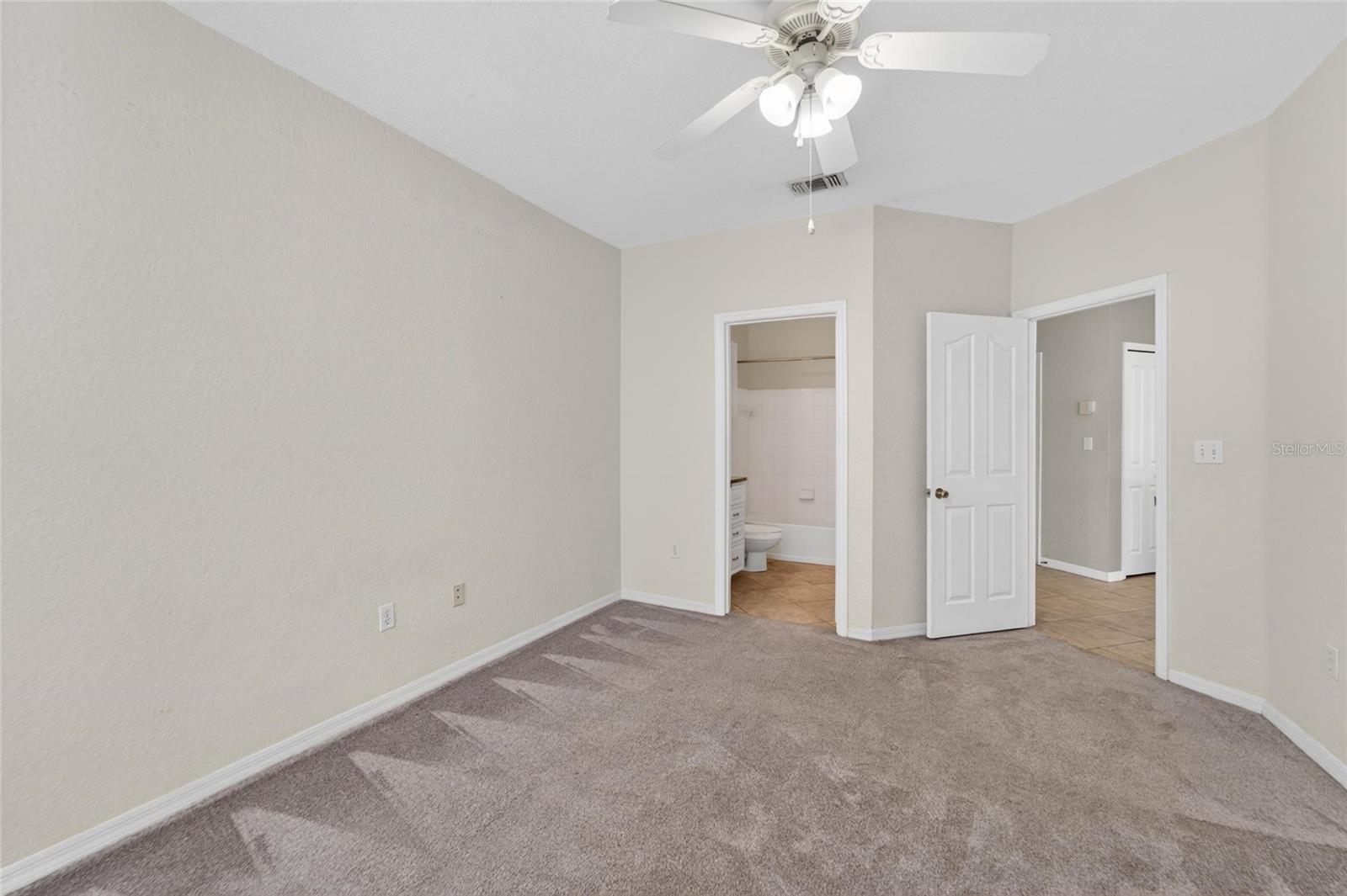 5611 LEGACY CRESCENT PL #304, RIVERVIEW, FL, 33578