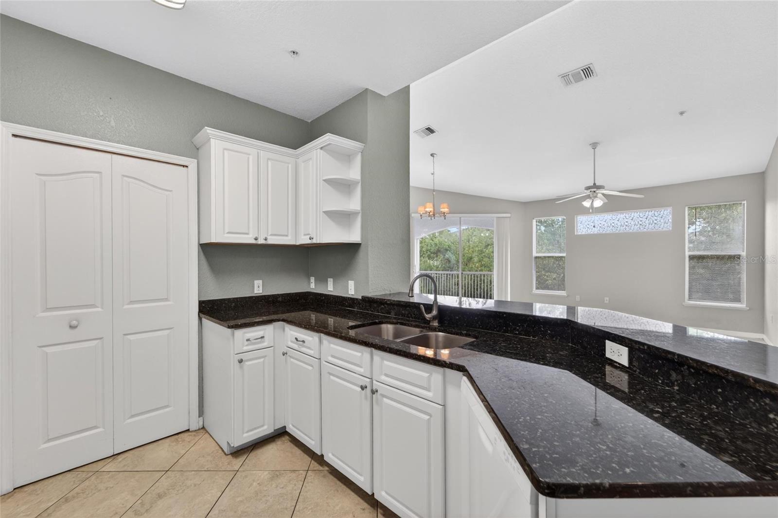 5611 LEGACY CRESCENT PL #304, RIVERVIEW, FL, 33578