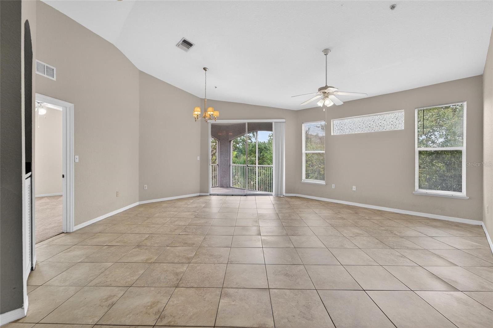 5611 LEGACY CRESCENT PL #304, RIVERVIEW, FL, 33578