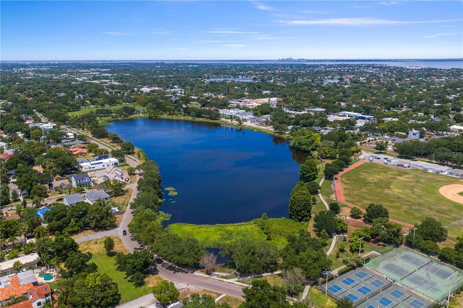 1175 HIGHLAND CT N, ST PETERSBURG, FL, 33701