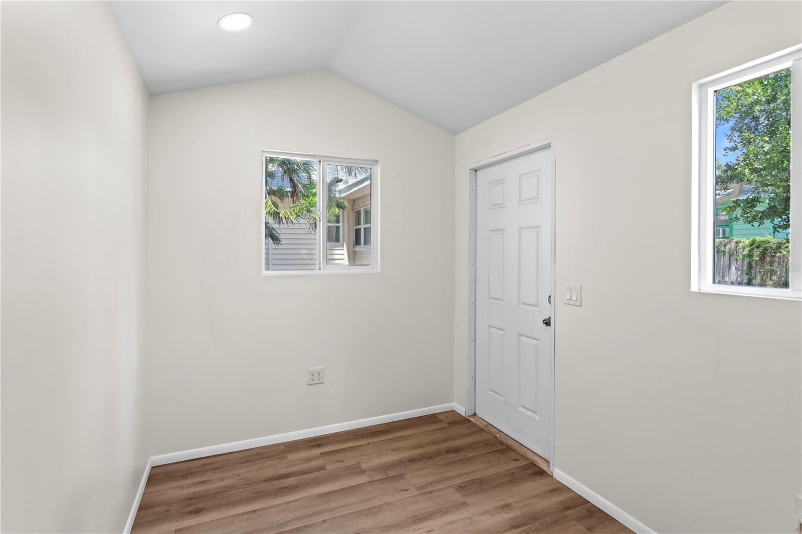 1175 HIGHLAND CT N, ST PETERSBURG, FL, 33701