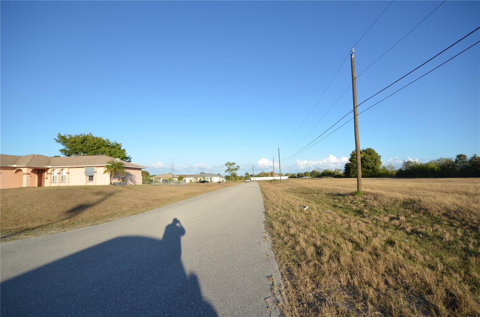 702 NE 12TH ST, CAPE CORAL, FL, 33909
