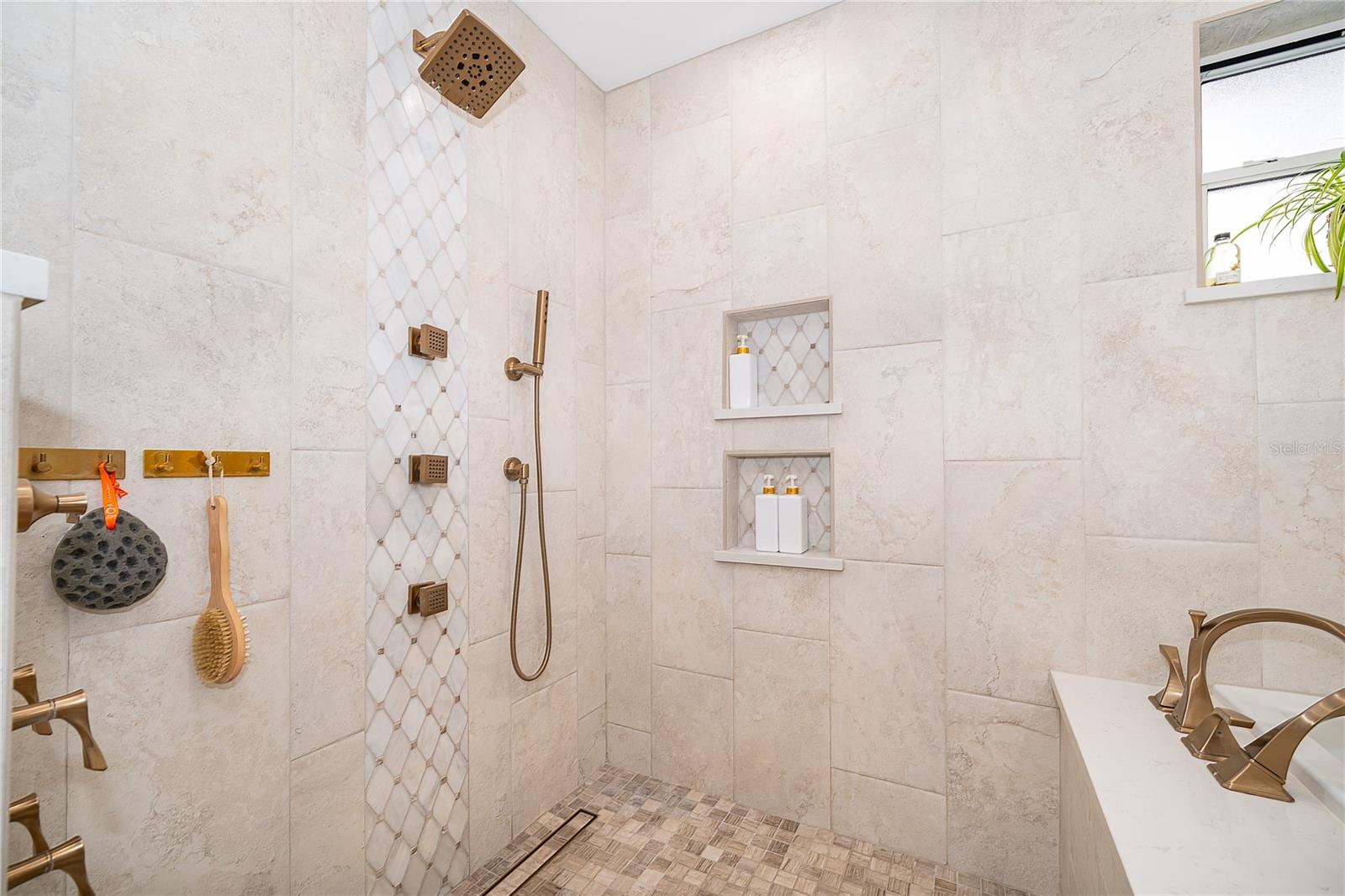 2810 OVERLAKE AVE, ORLANDO, FL, 32806