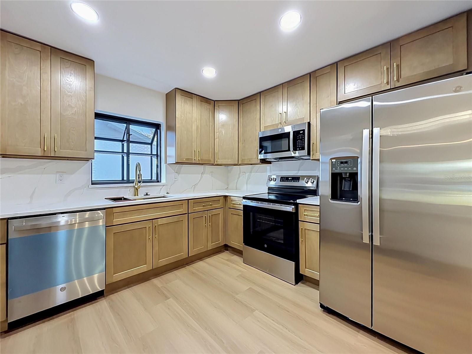 2105 SHAFFER PL, ORLANDO, FL, 32806
