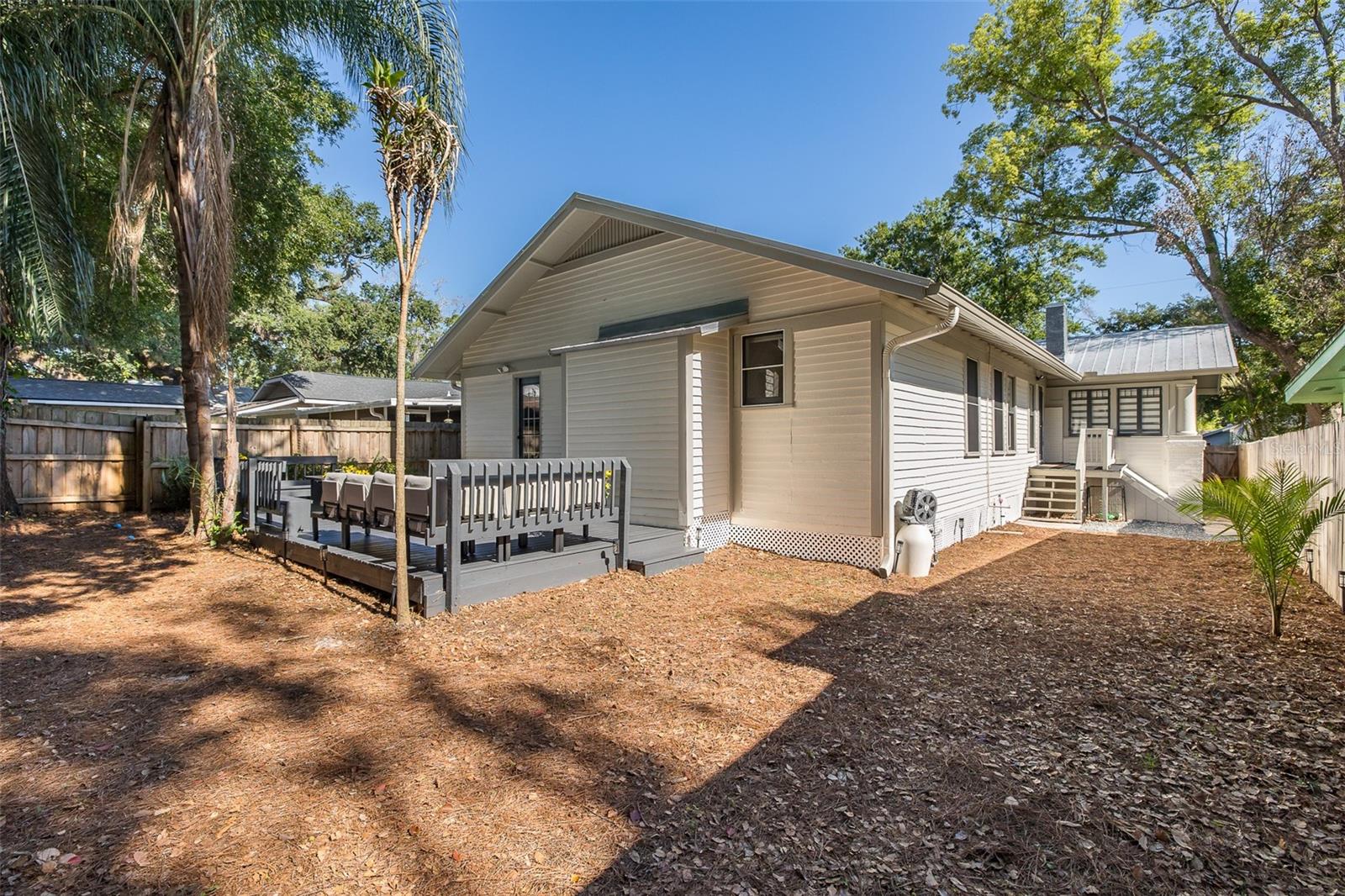 909 E CRENSHAW ST, TAMPA, FL, 33604
