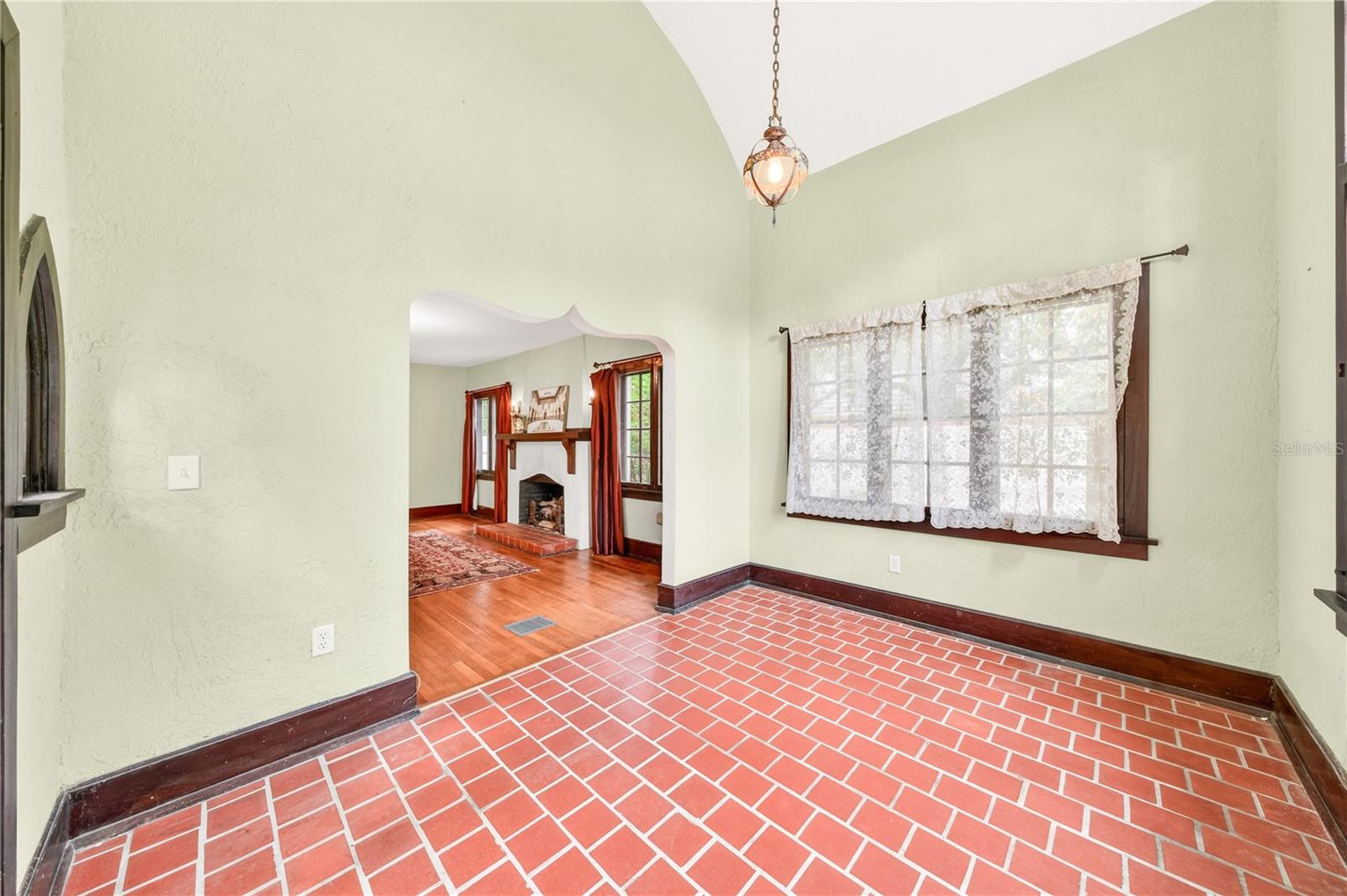 1216 GOLDEN LN, ORLANDO, FL, 32804