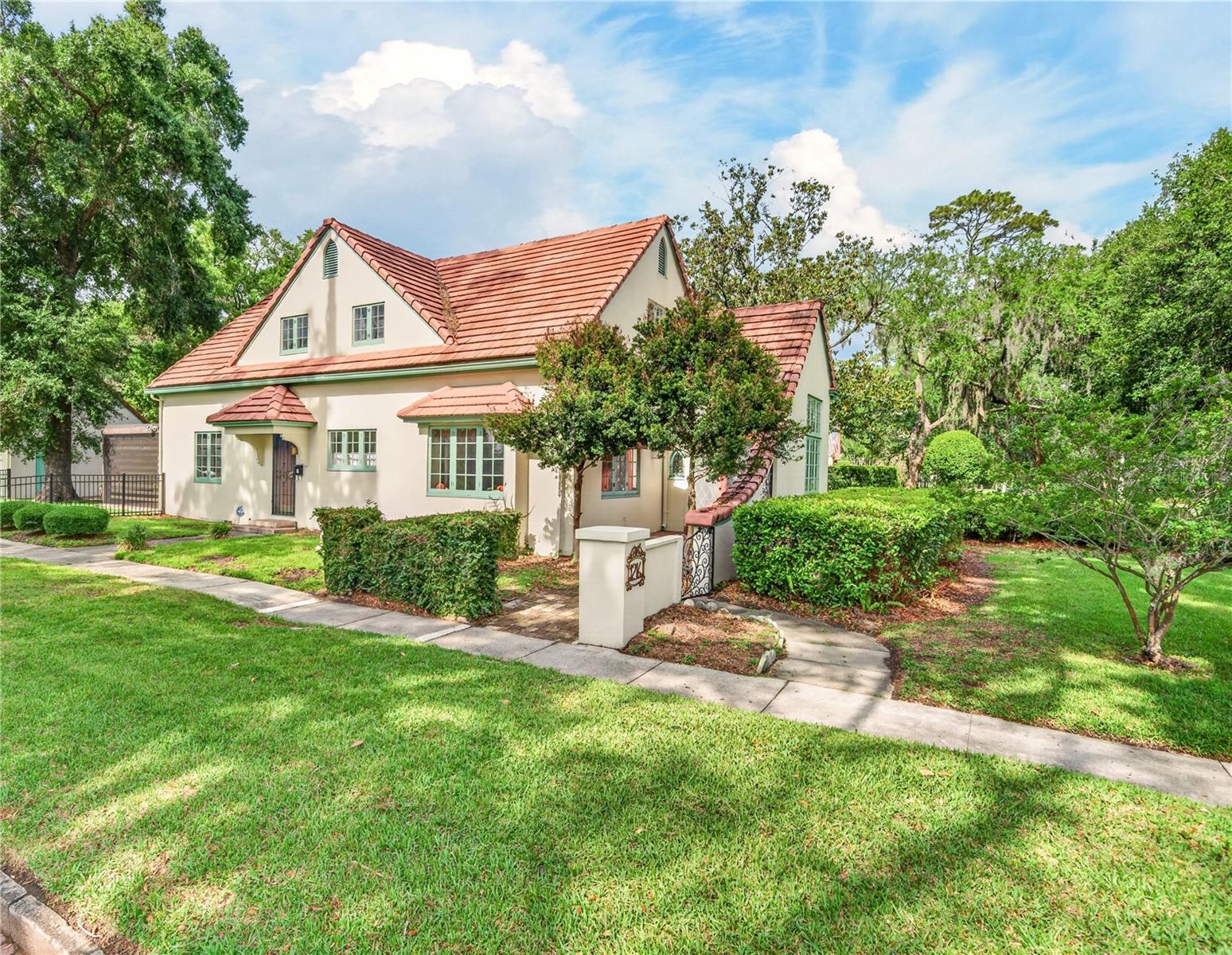 1216 GOLDEN LN, ORLANDO, FL, 32804