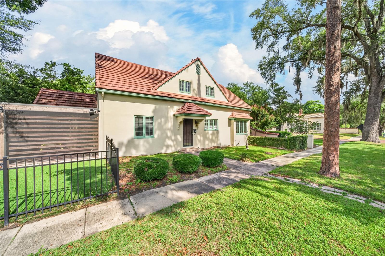 1216 GOLDEN LN, ORLANDO, FL, 32804