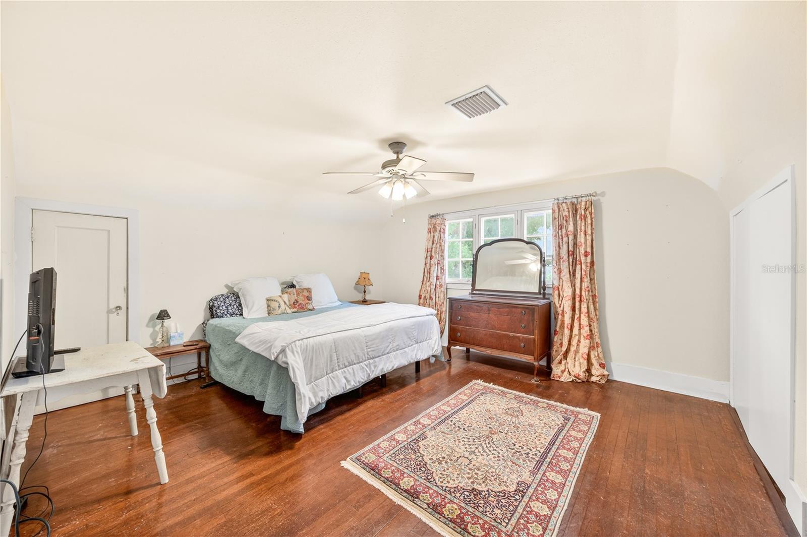 1216 GOLDEN LN, ORLANDO, FL, 32804