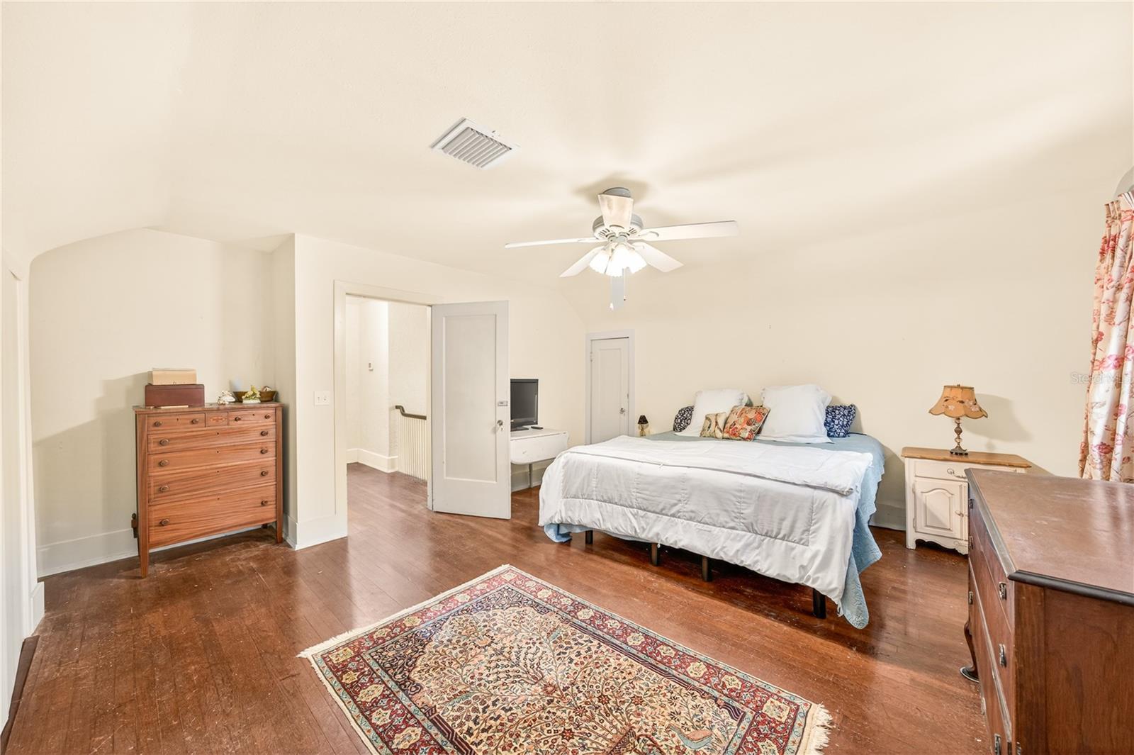 1216 GOLDEN LN, ORLANDO, FL, 32804