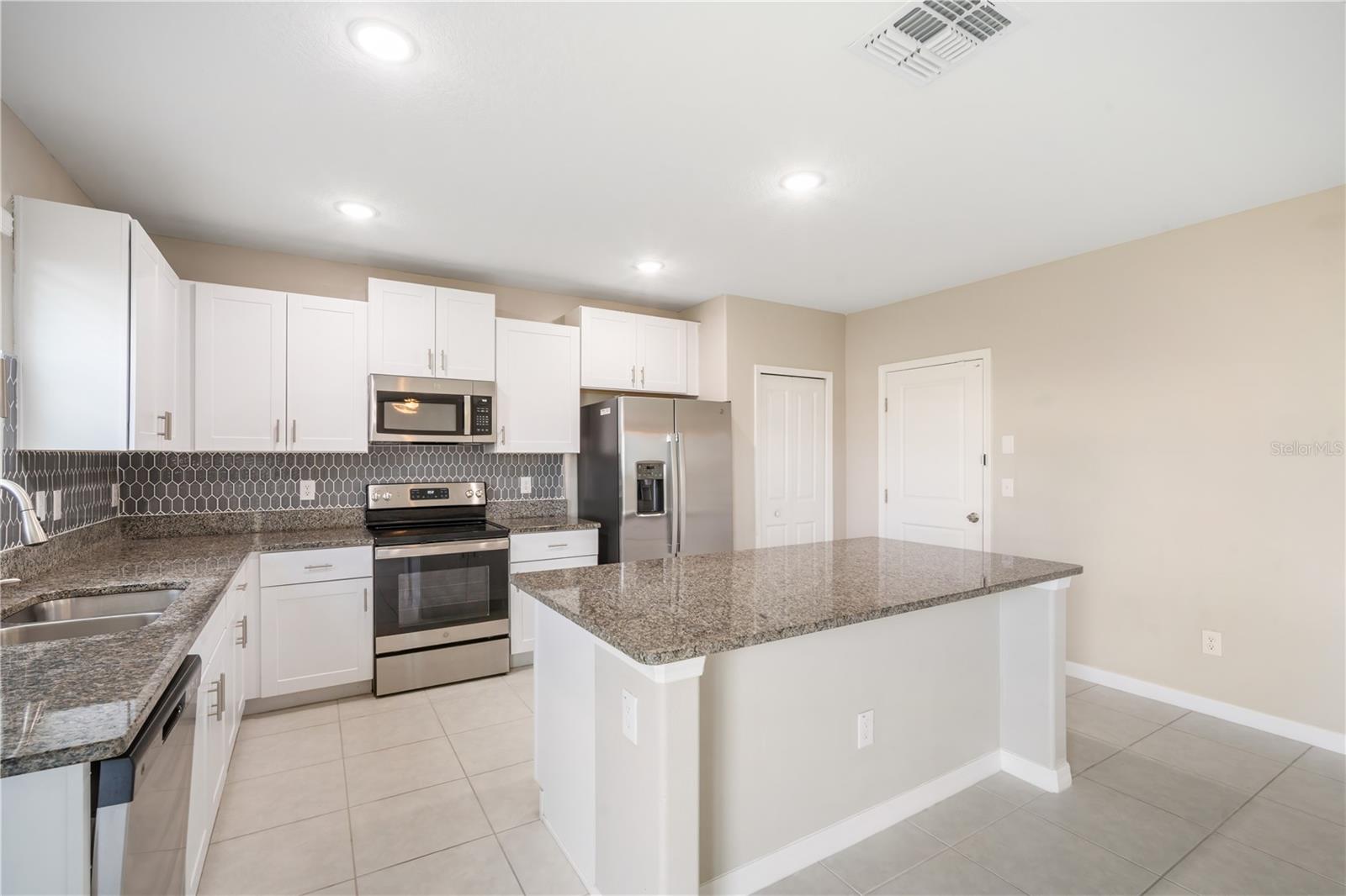8893 PARSONS HILL BLVD, WESLEY CHAPEL, FL, 33545