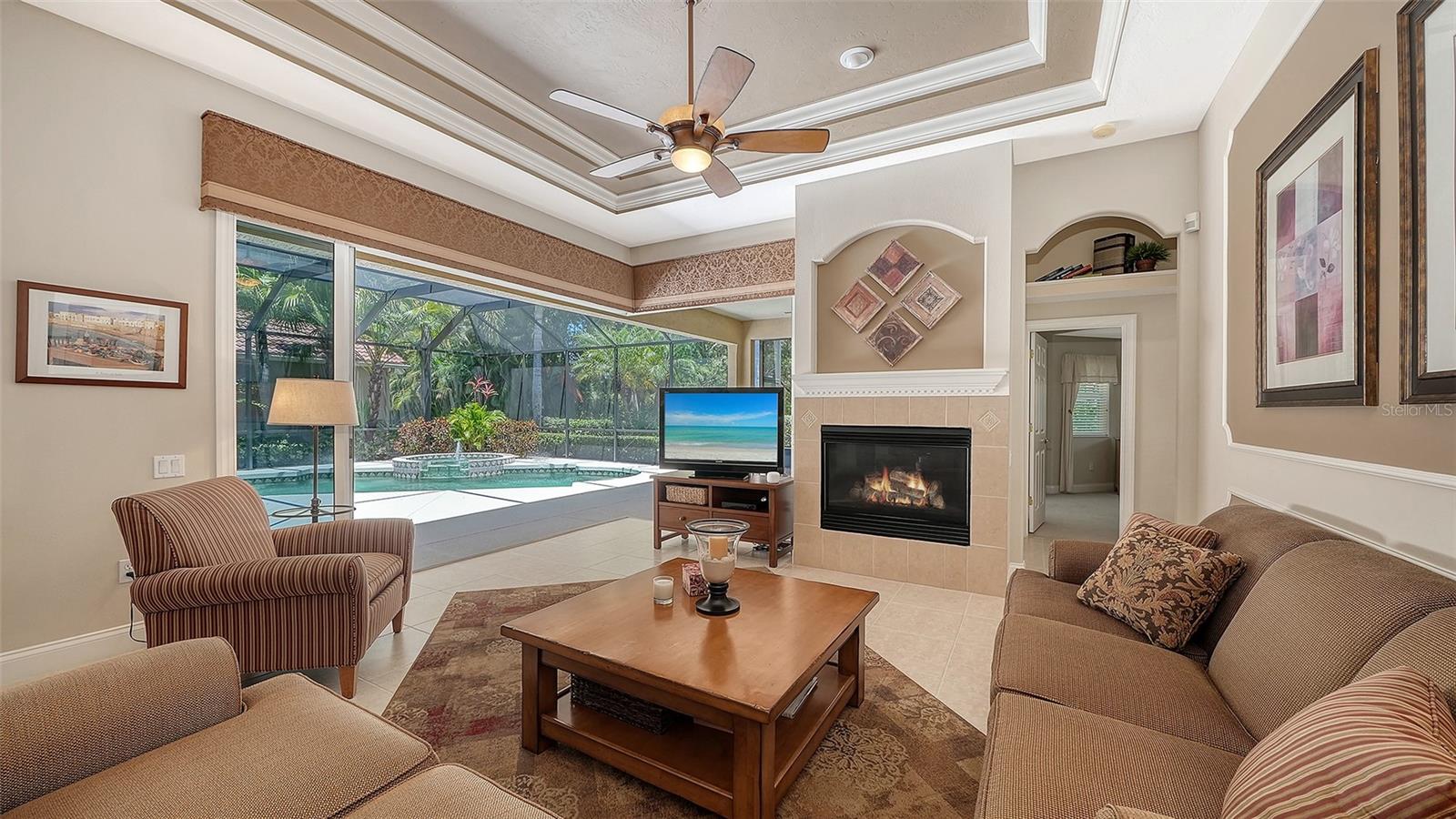 7507 ABBEY GLN, BRADENTON, FL, 34202