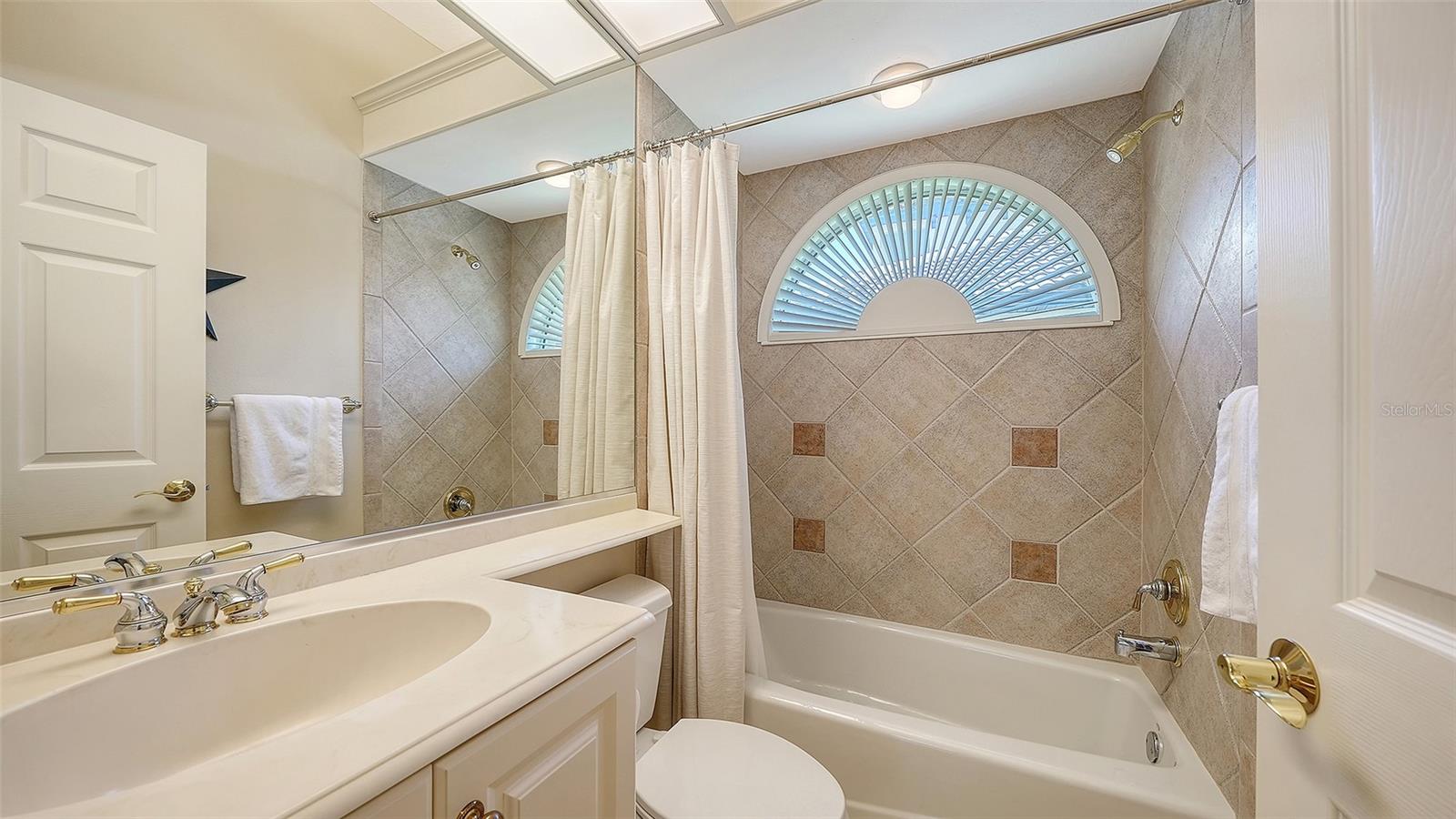 7507 ABBEY GLN, BRADENTON, FL, 34202